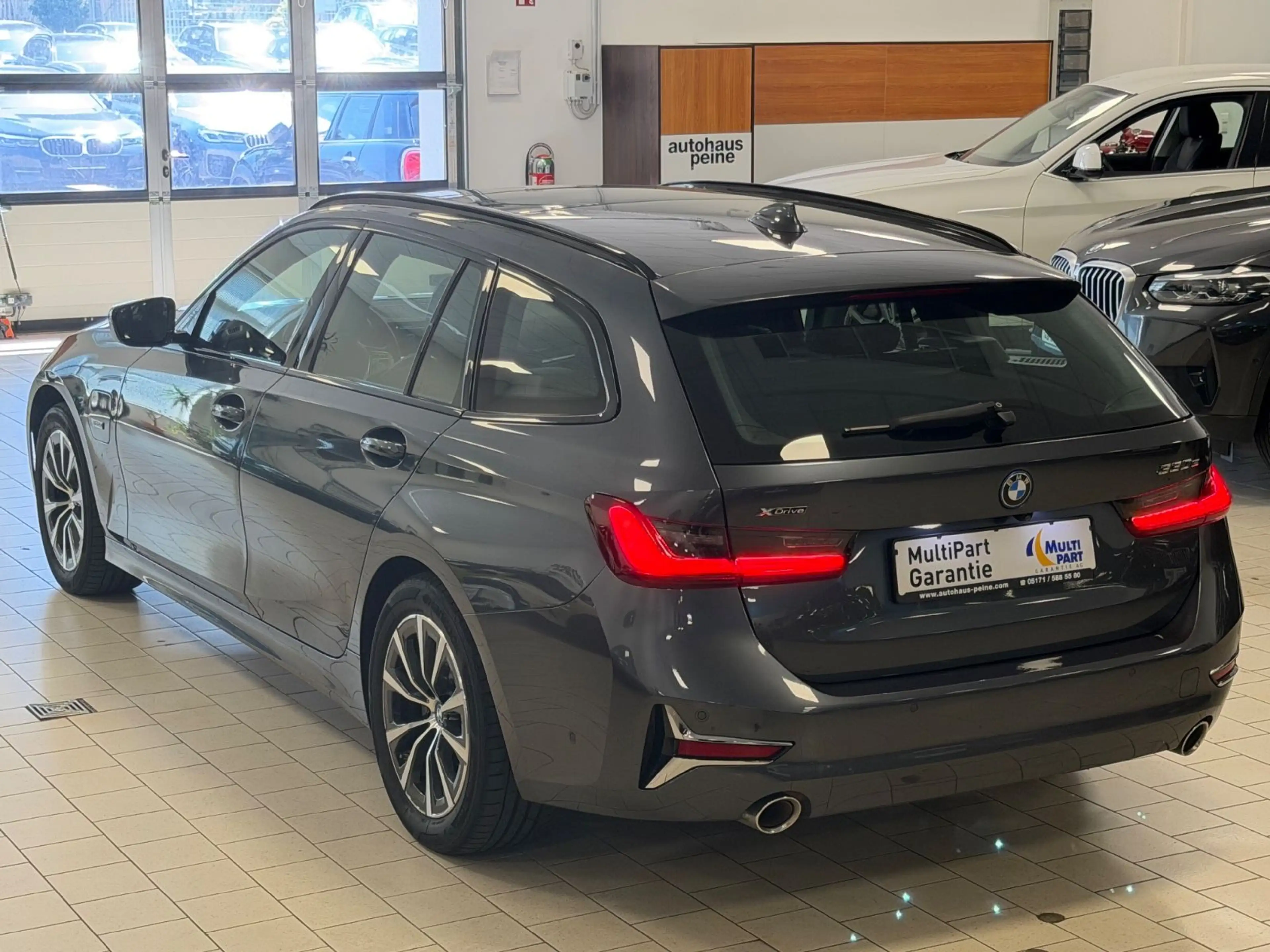 BMW 330 e xDr/Aut/SportSit/Panorama/Laser/KeyLes/HUD — photo 11