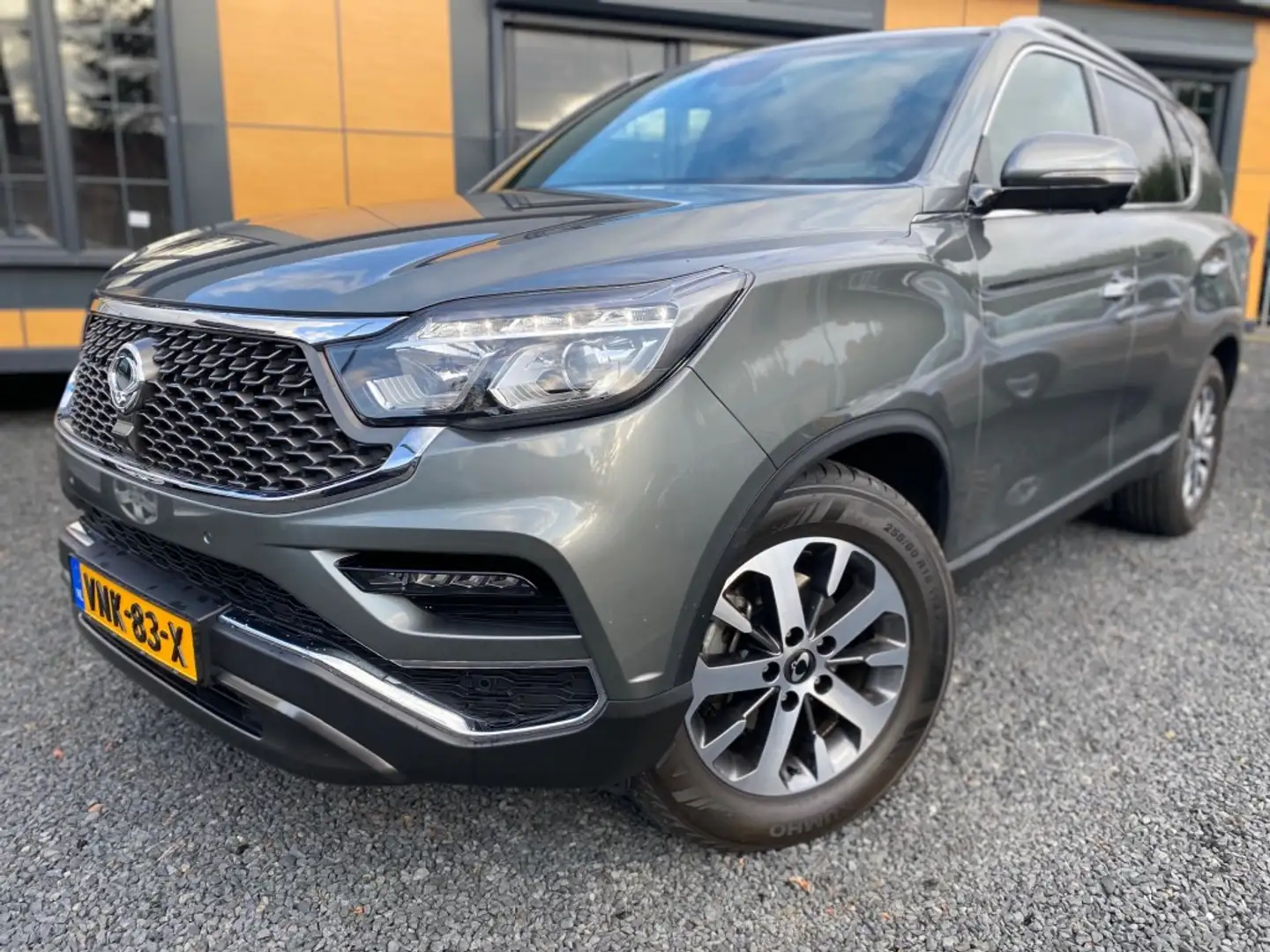 SsangYong Rexton 2.2e-XDi Sapphire - KGM Full Options 3500KG trekge Gris - 1