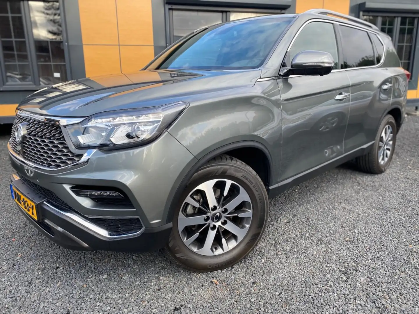 SsangYong Rexton 2.2e-XDi Sapphire - KGM Full Options 3500KG trekge Gris - 2
