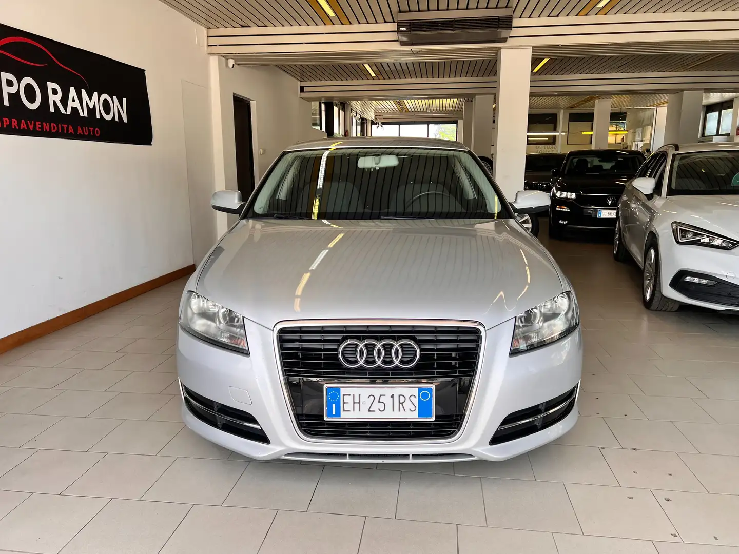Audi A3 ambition Gris - 2