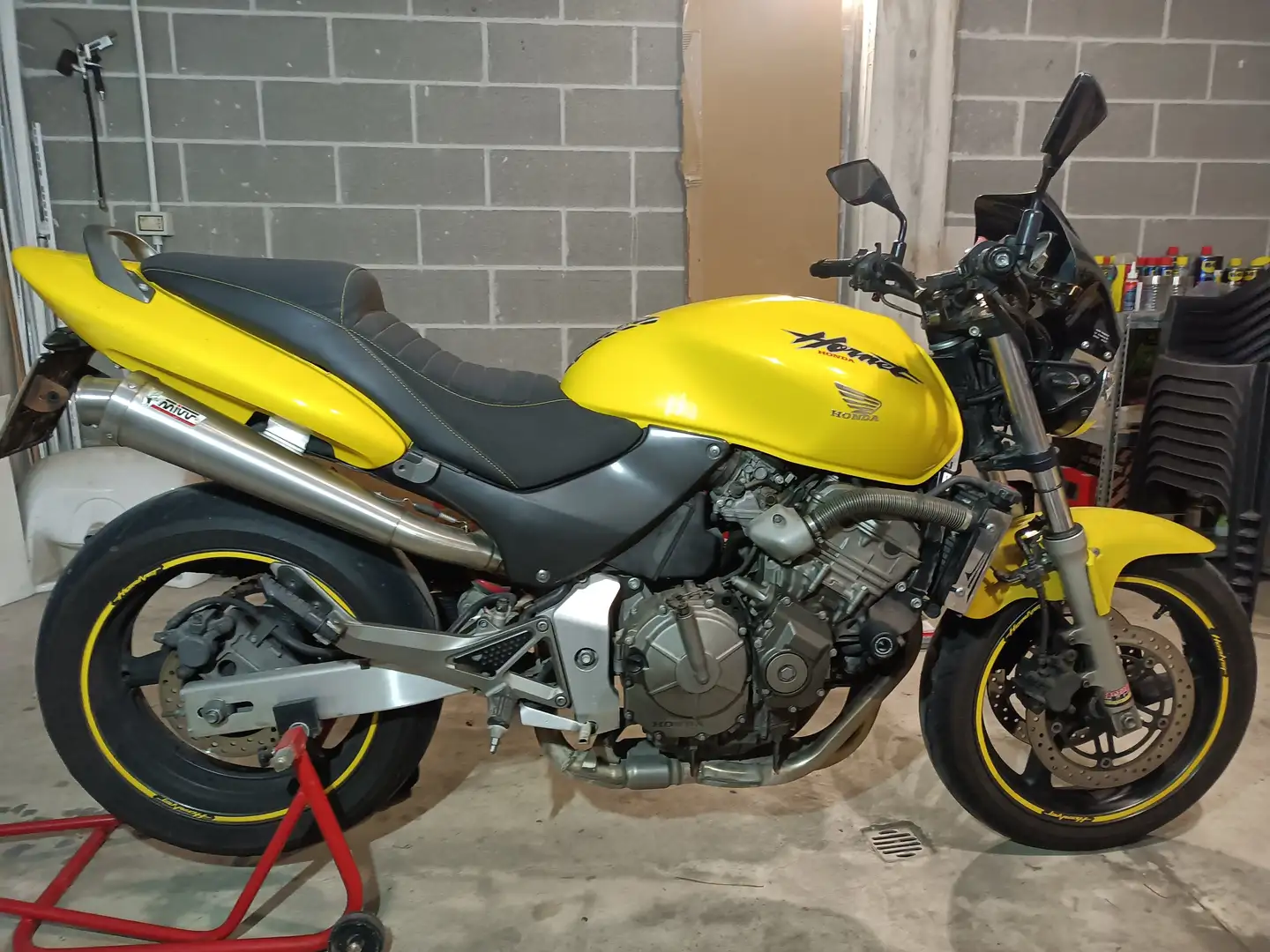 Honda Hornet 600 Giallo - 1