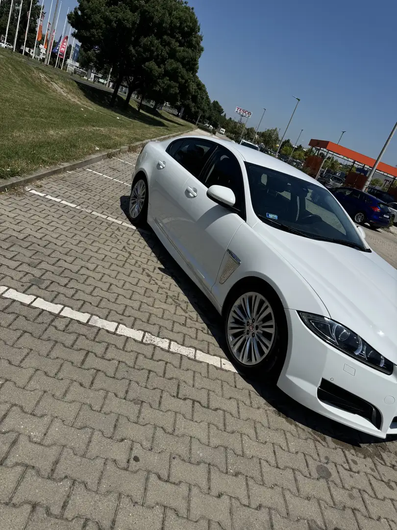 Jaguar XF 2.2 Diesel Sport - 2