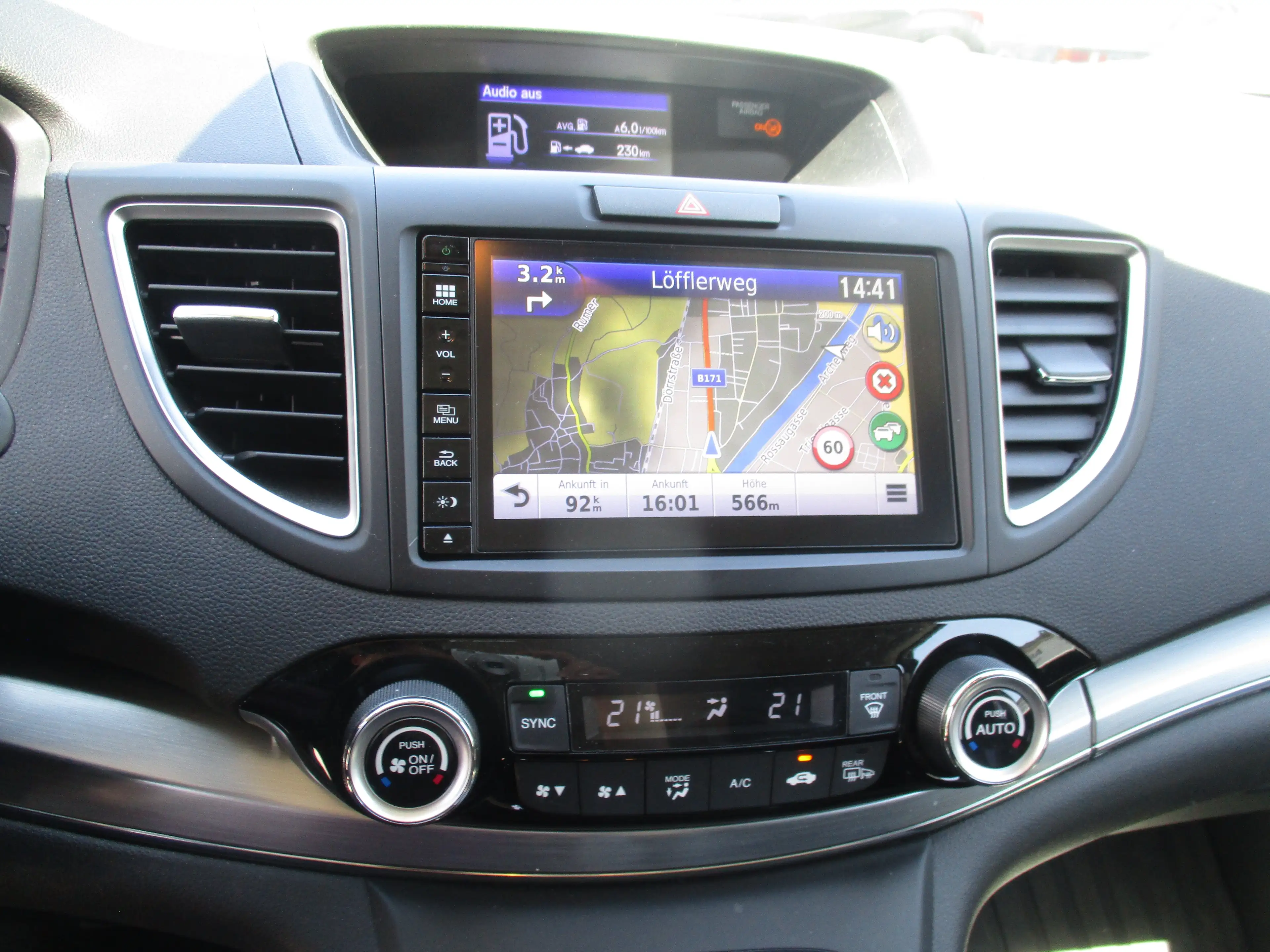 Honda CR-V 4WD — photo 9