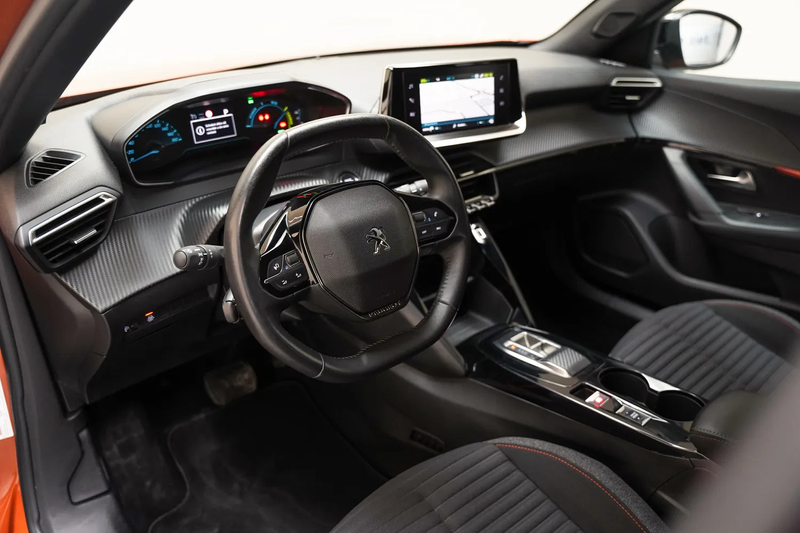 Peugeot e-2008 EV Active Pack 50 kWh 3 fase [ Navi Climate Apple/ — photo 14