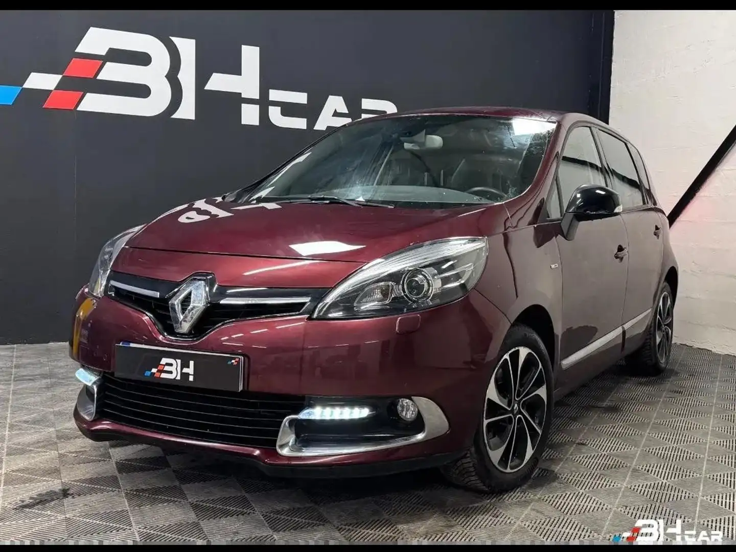 Renault Scenic 1.2 TCE 130 ENERGY BOSE EDITION Rouge - 1
