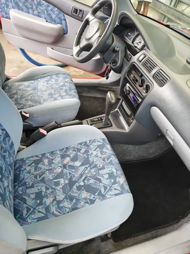 Toyota Starlet 1.3-16V, foto 6