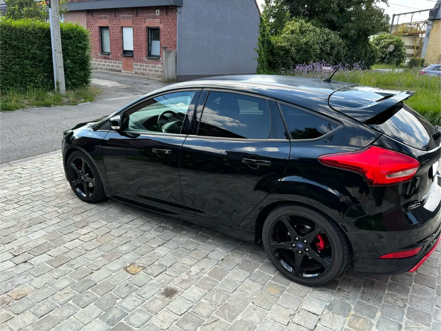 Ford Focus 1.0 EcoBoost Black and Red Edition (Trend) - 2