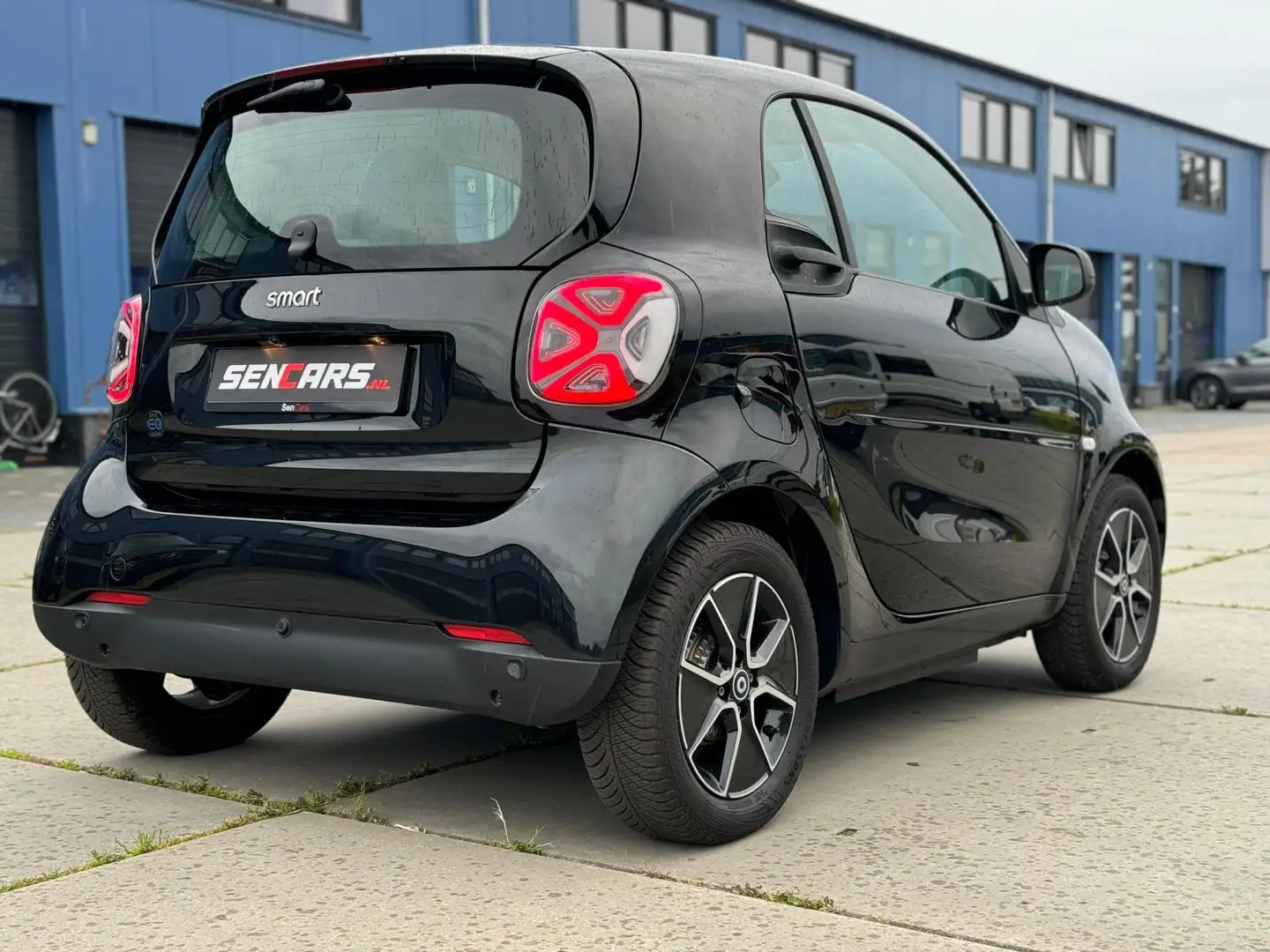 smart forTwo Coupe EQ 18 kWh | Pano | 100% accuconditie Zwart - 2