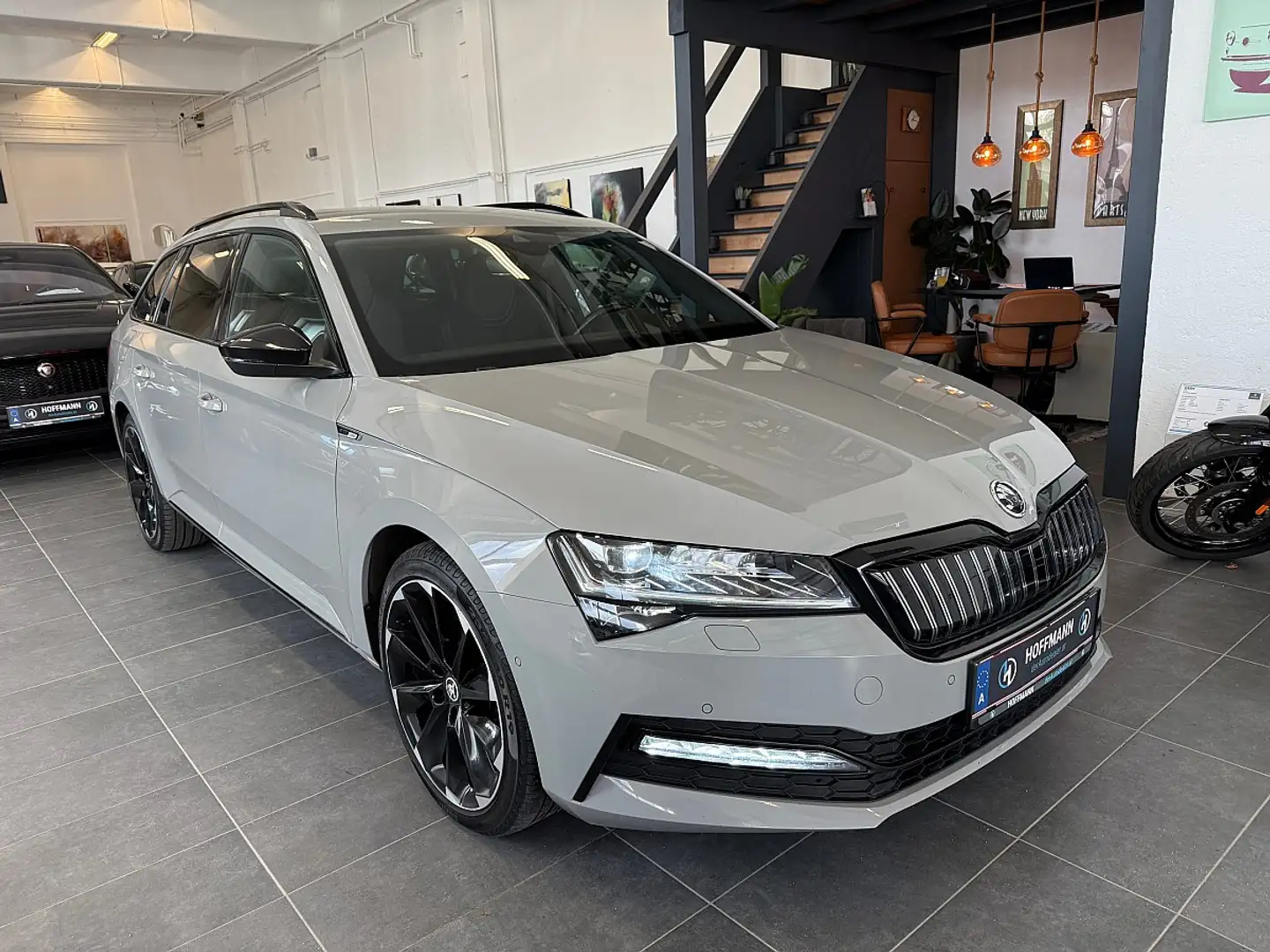 Skoda Superb Kombi 1,4 TSI PHEV Sportline DSG, Sportpaket,Vi... Grau - 1