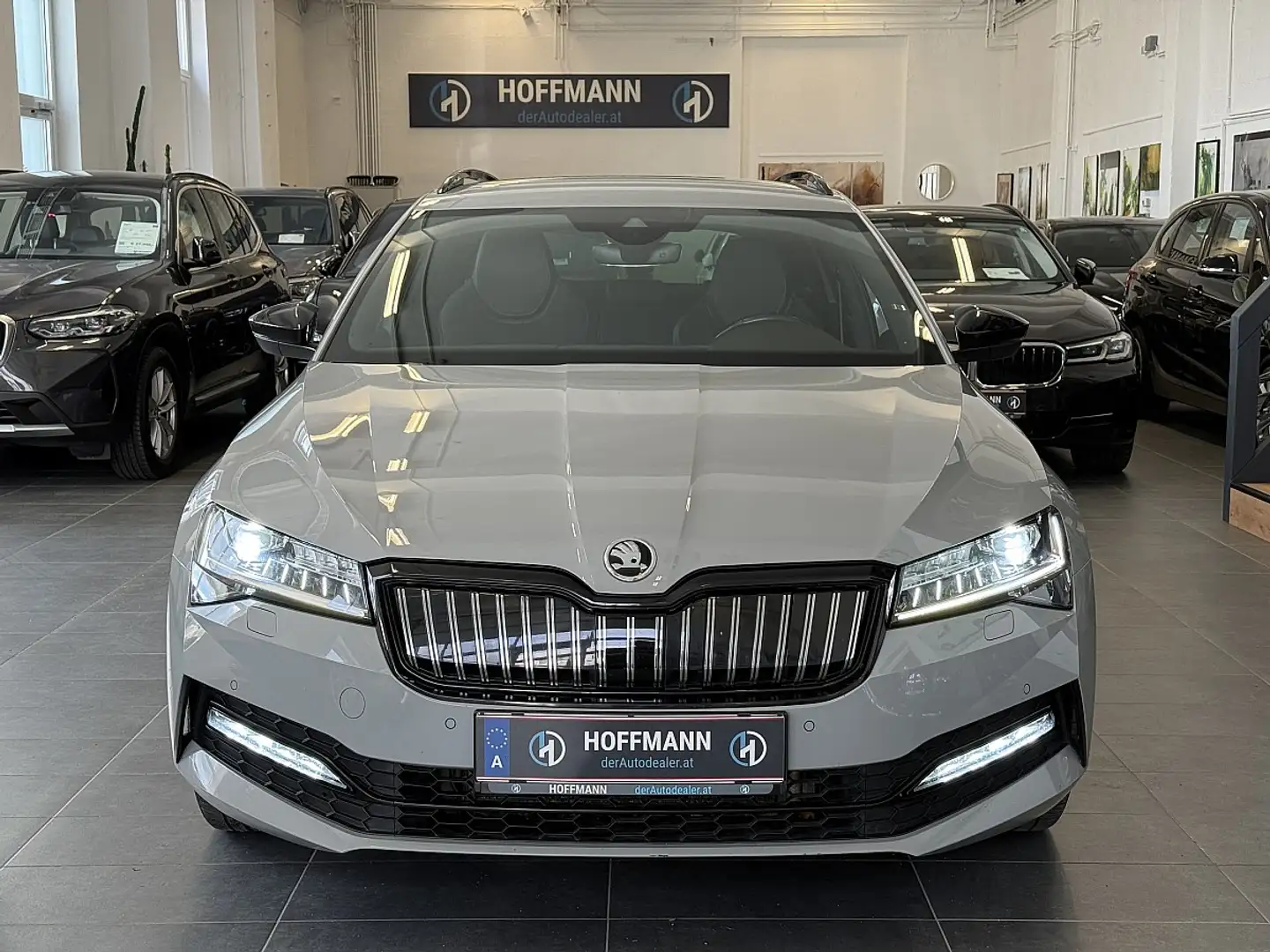 Skoda Superb Kombi 1,4 TSI PHEV Sportline DSG, Sportpaket,Vi... Grau - 2
