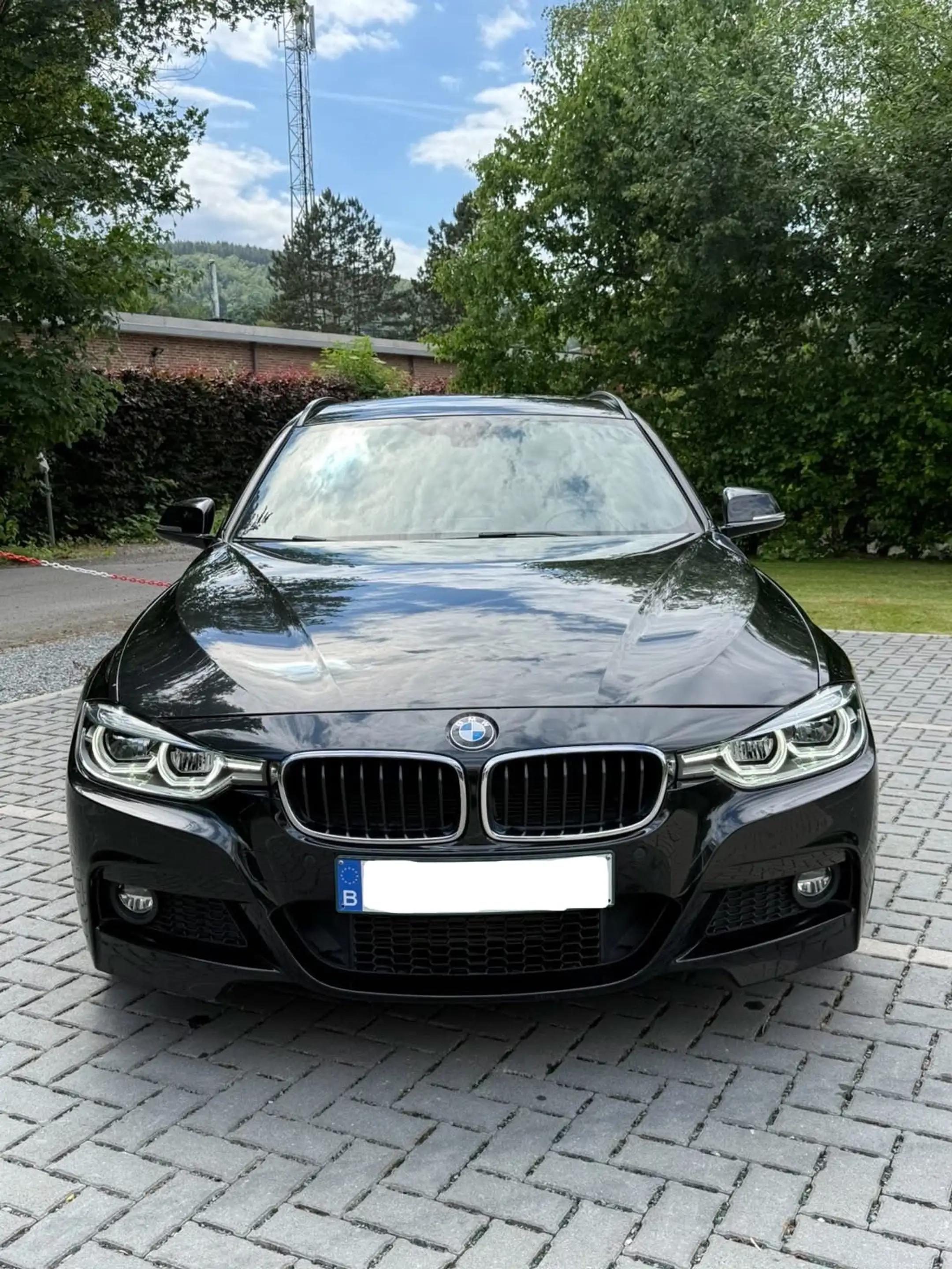 BMW 318 318i Pack M Facelift — photo 2