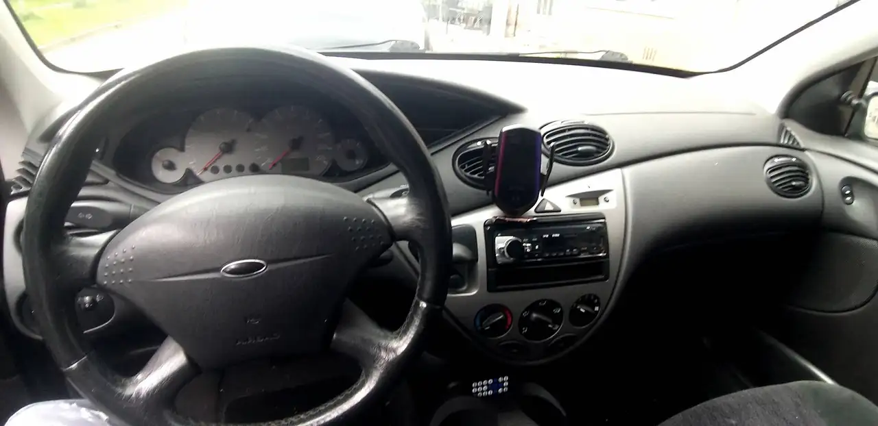 Ford Focus 1.6-16V Trend, foto 8