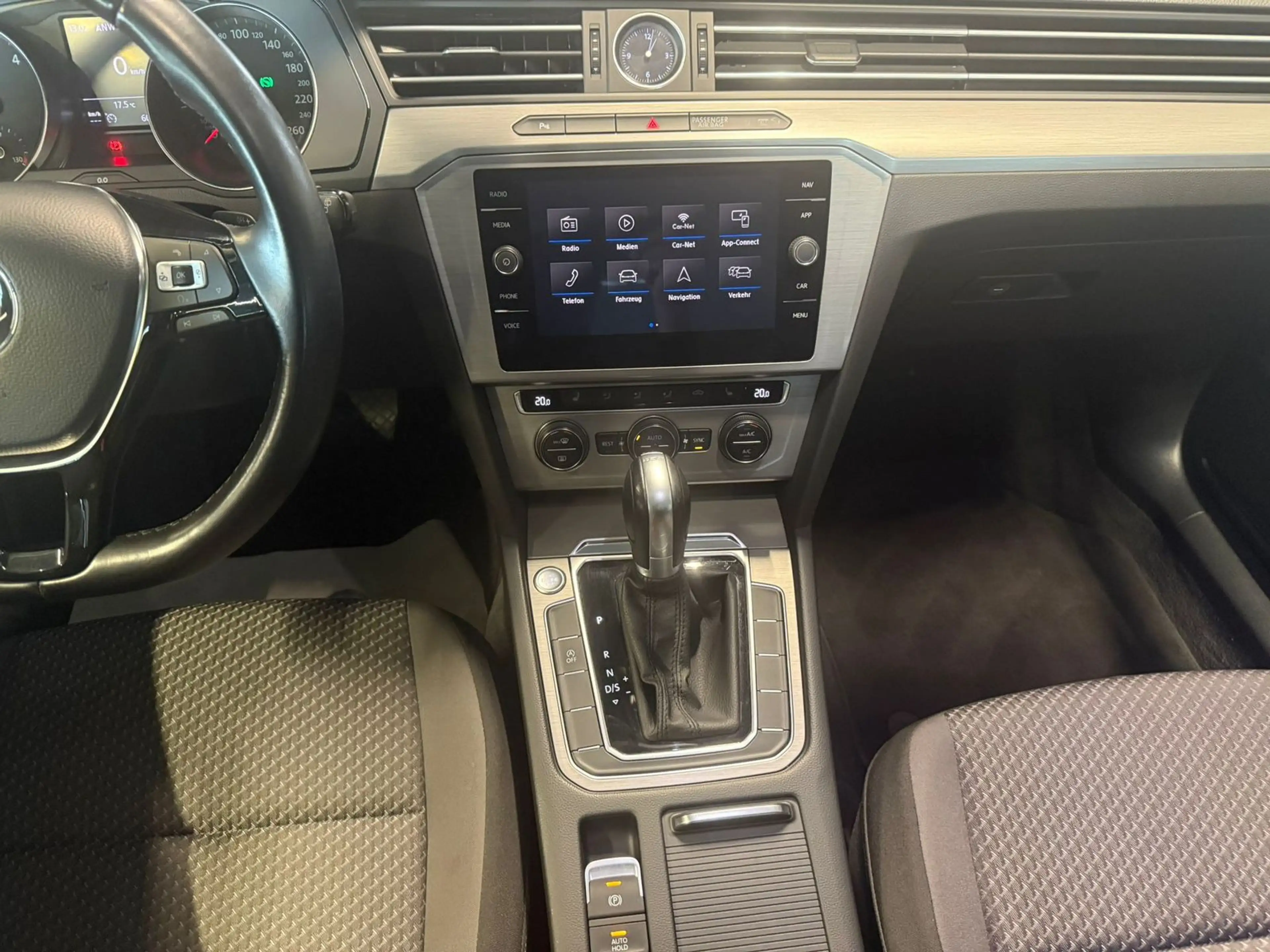 Volkswagen Passat Variant 1.6 TDI DSG AHK/NAV/LED/Winter-Pa — photo 12