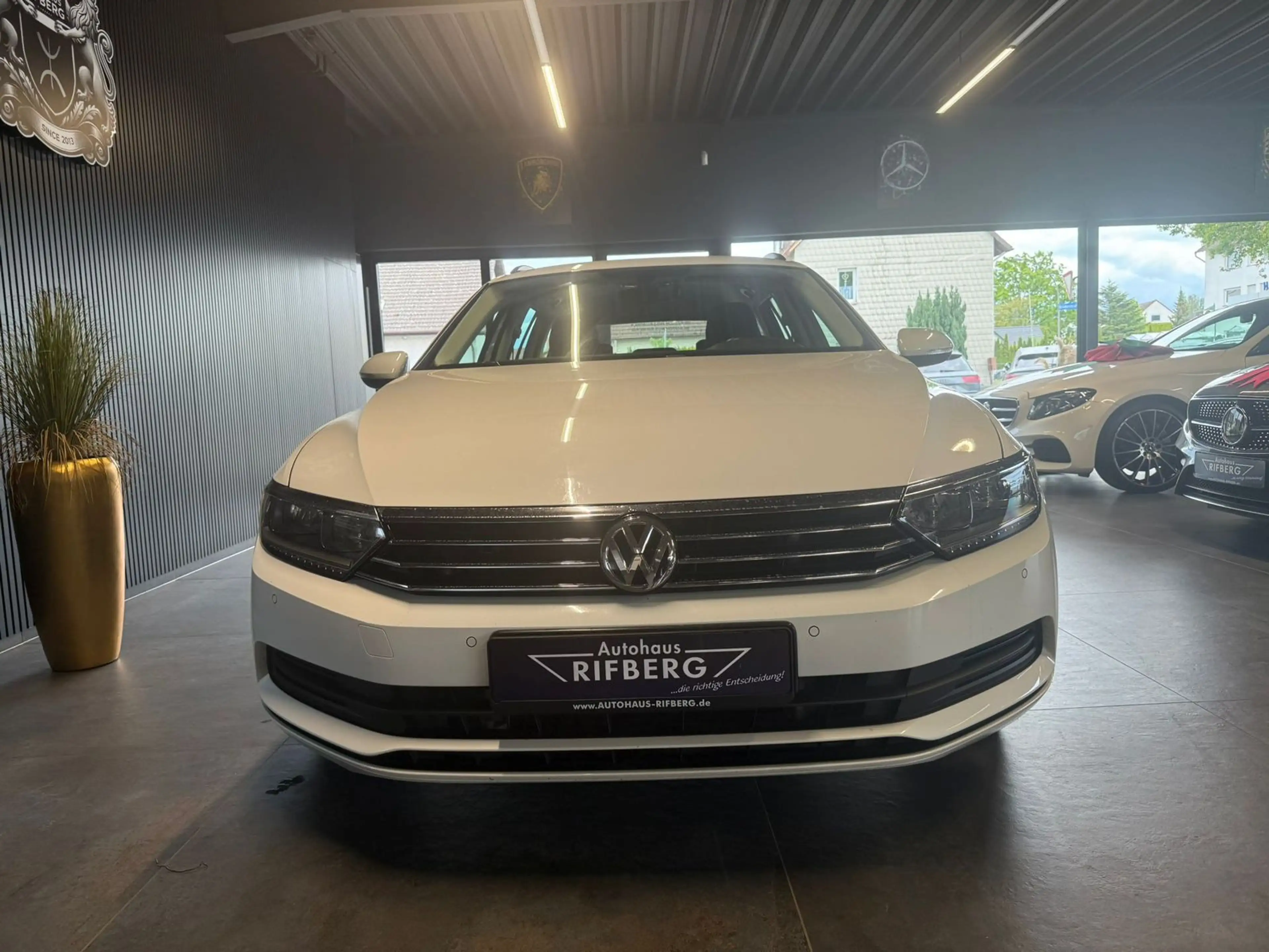 Volkswagen Passat Variant 1.6 TDI DSG AHK/NAV/LED/Winter-Pa — photo 2