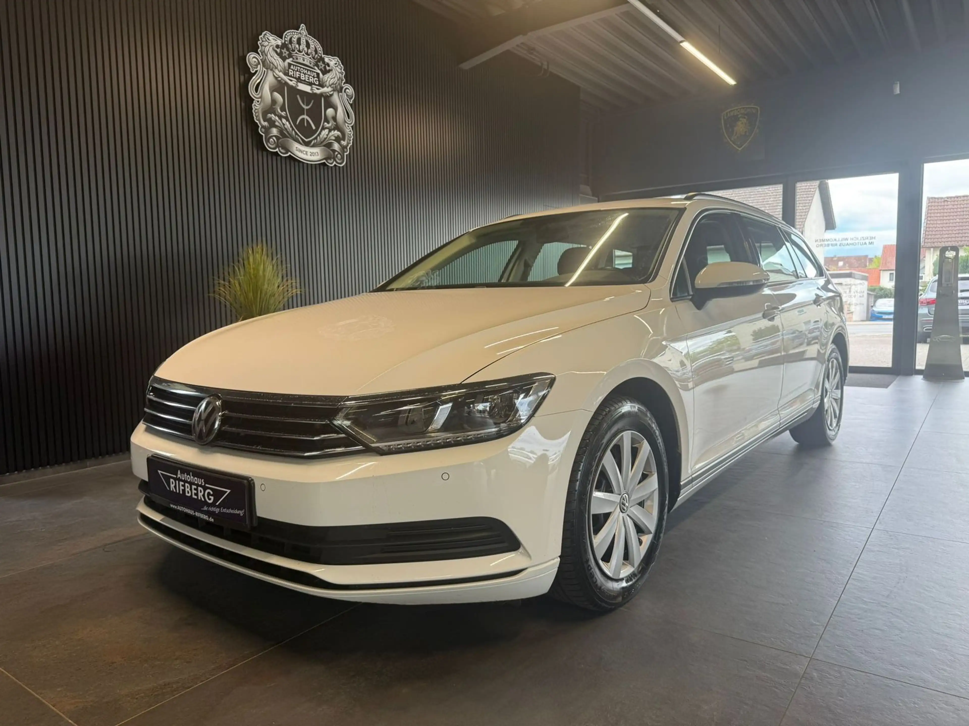 Volkswagen Passat Variant 1.6 TDI DSG AHK/NAV/LED/Winter-Pa