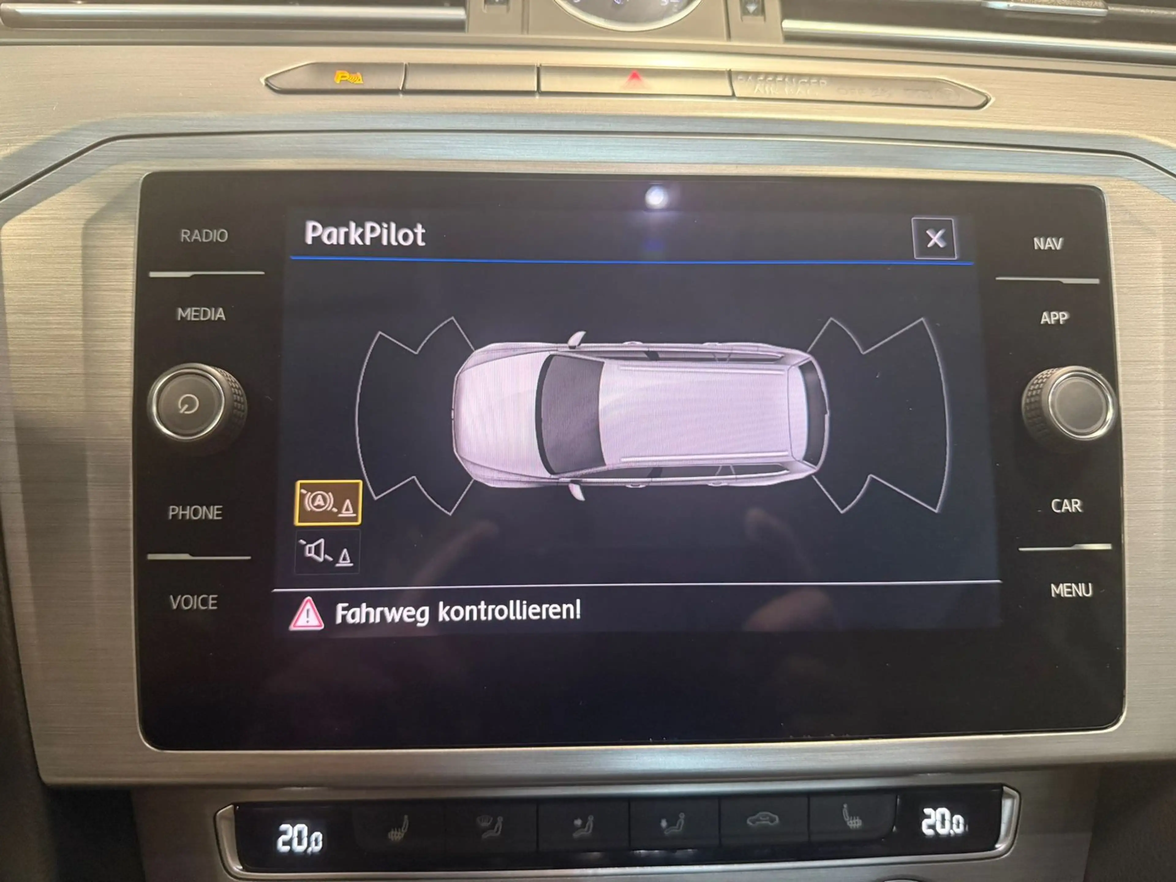 Volkswagen Passat Variant 1.6 TDI DSG AHK/NAV/LED/Winter-Pa — photo 13