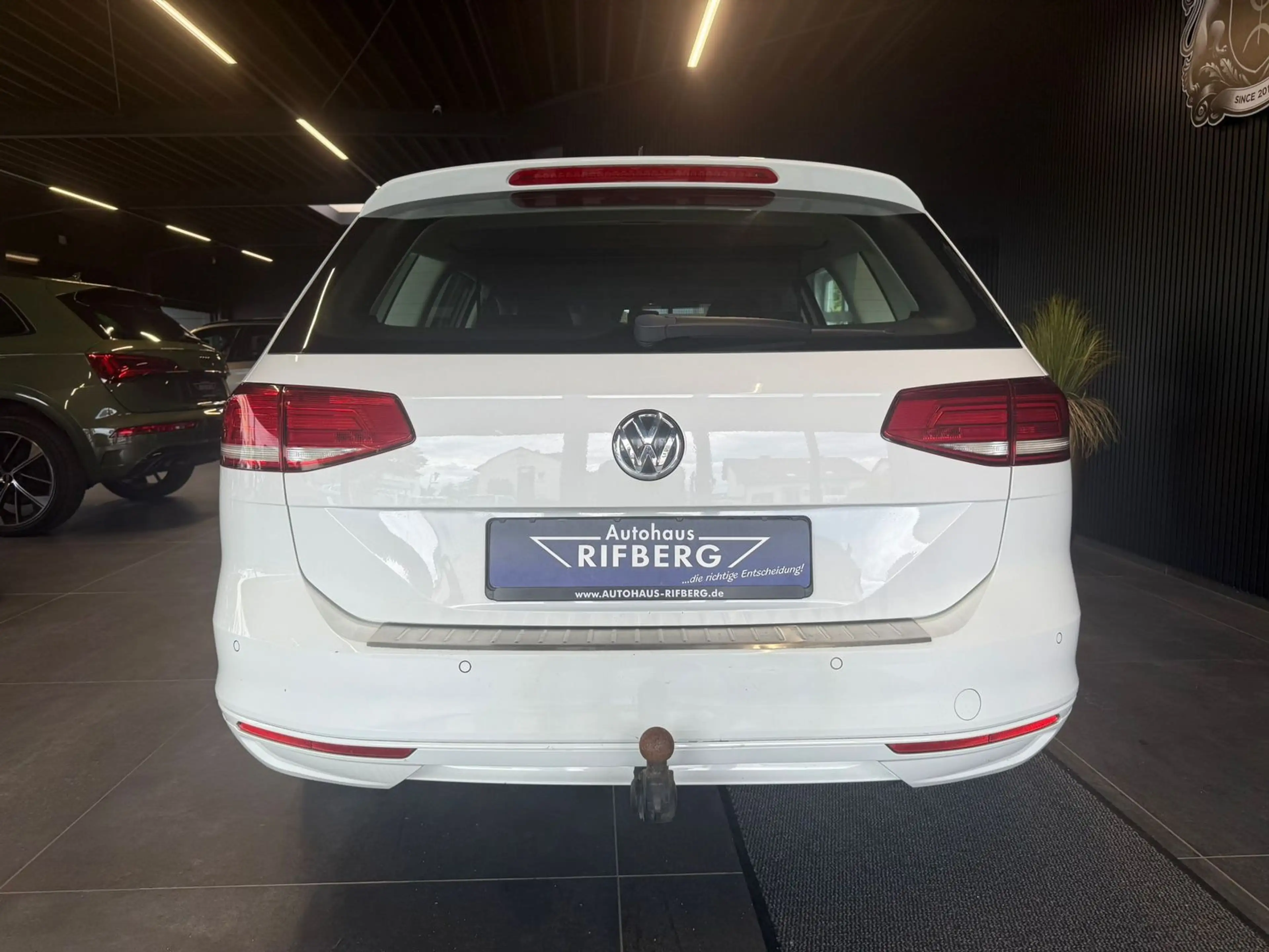 Volkswagen Passat Variant 1.6 TDI DSG AHK/NAV/LED/Winter-Pa — photo 5