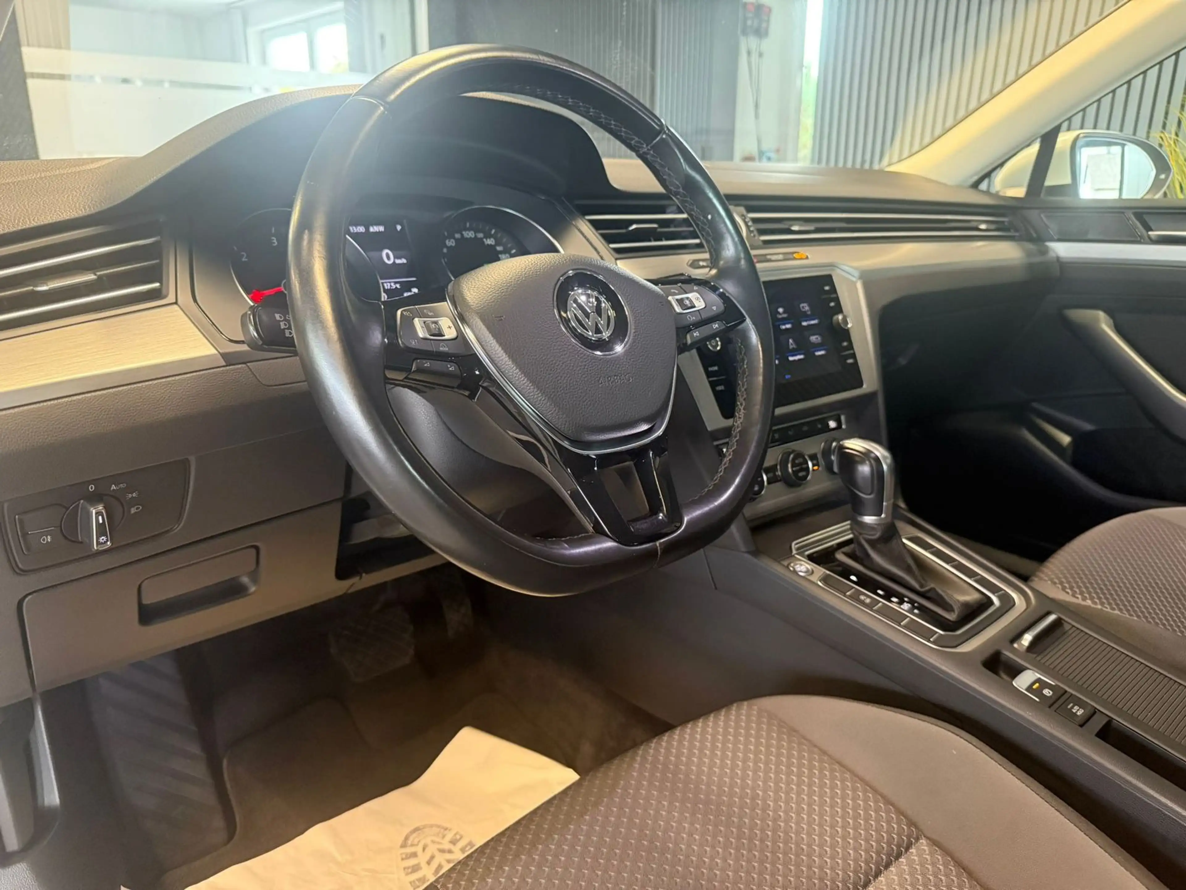 Volkswagen Passat Variant 1.6 TDI DSG AHK/NAV/LED/Winter-Pa — photo 8