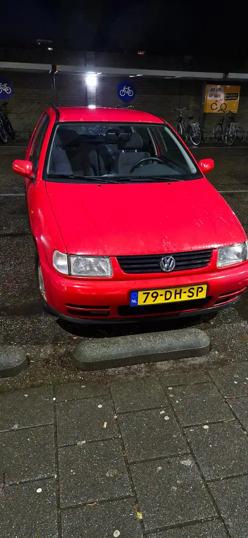 Volkswagen Polo Polo+1.6 Rood - 1