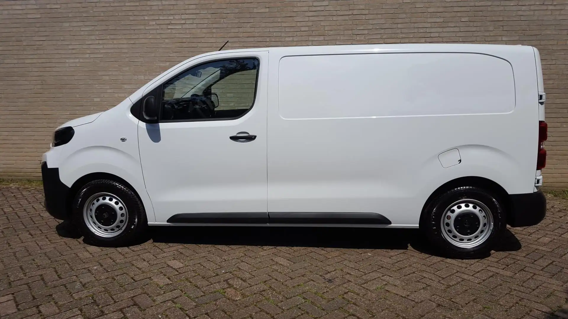 Citroen Jumpy GB 2.0 BlueHDi 145pk L2 / Navigatie / Airco Blanc - 2