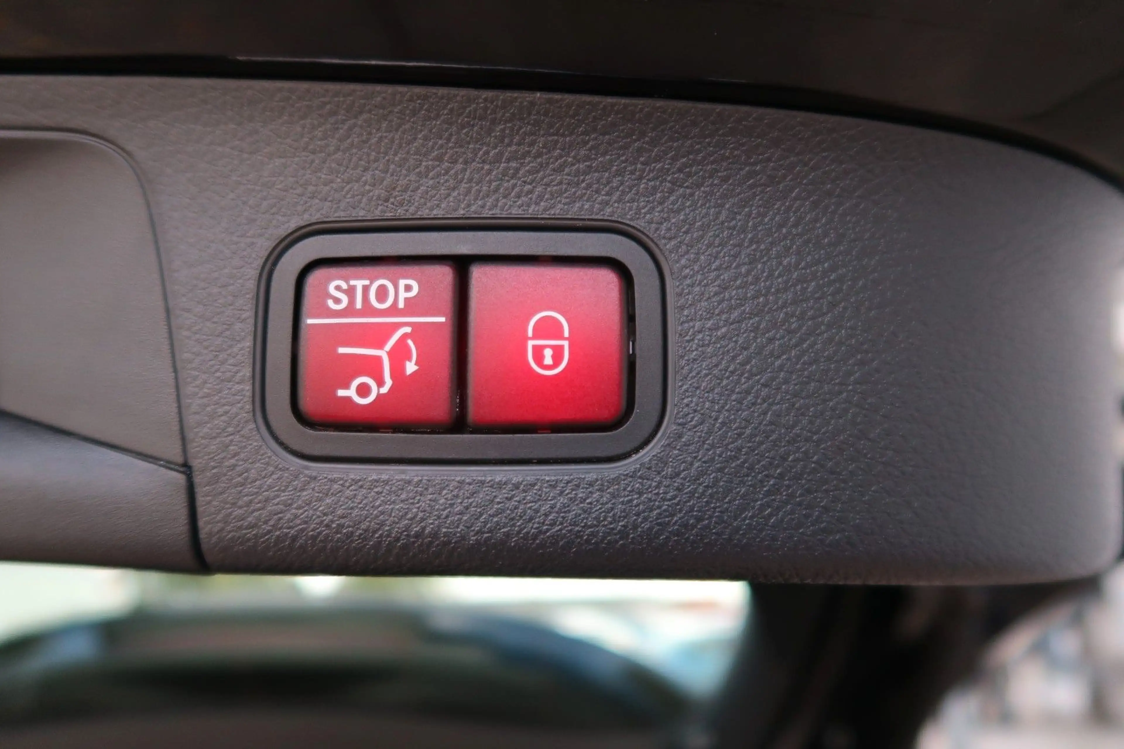 Mercedes-Benz GLA 200 |Leder|Panorama|NAV|Keyless|LED| — photo 6