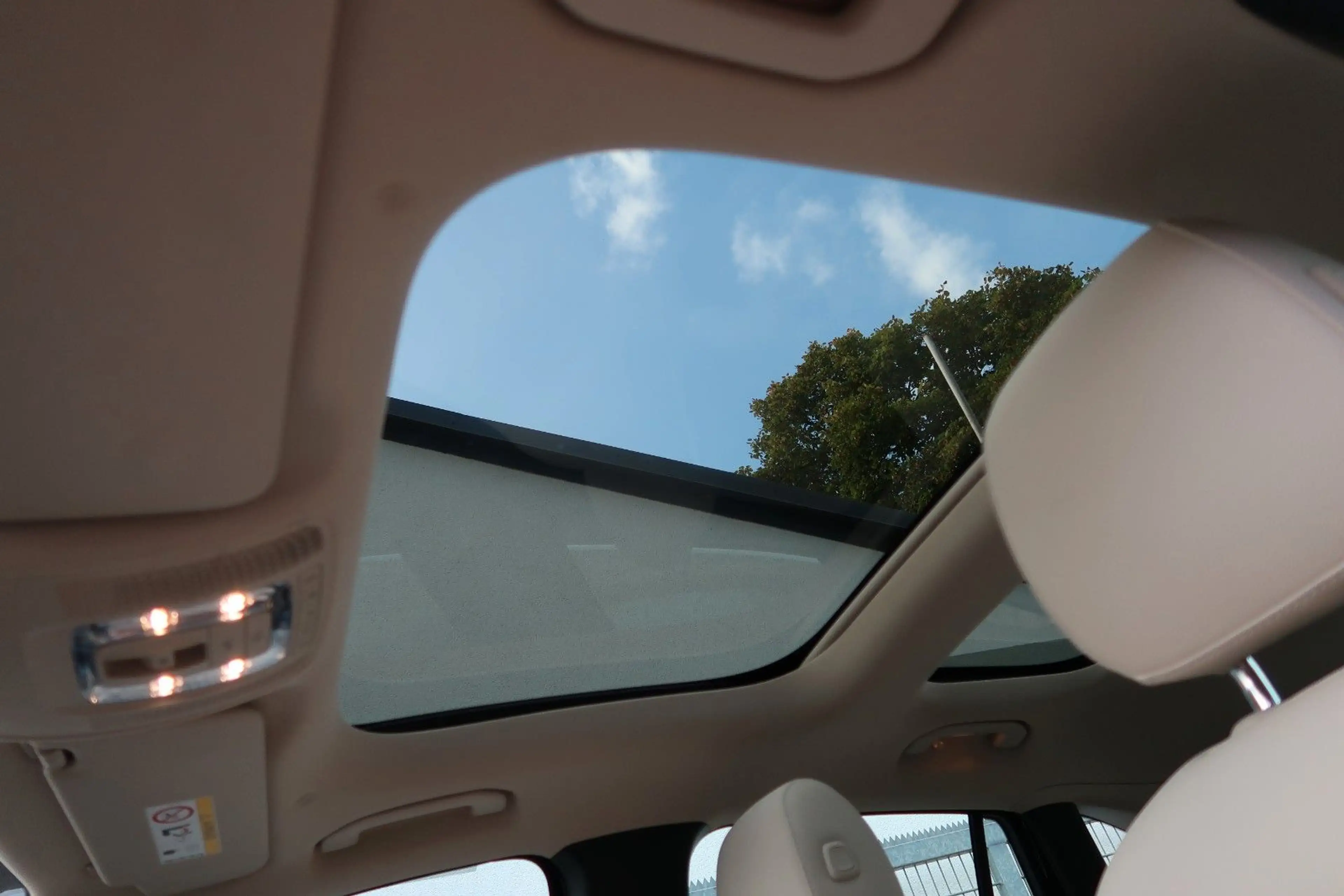 Mercedes-Benz GLA 200 |Leder|Panorama|NAV|Keyless|LED| — photo 13