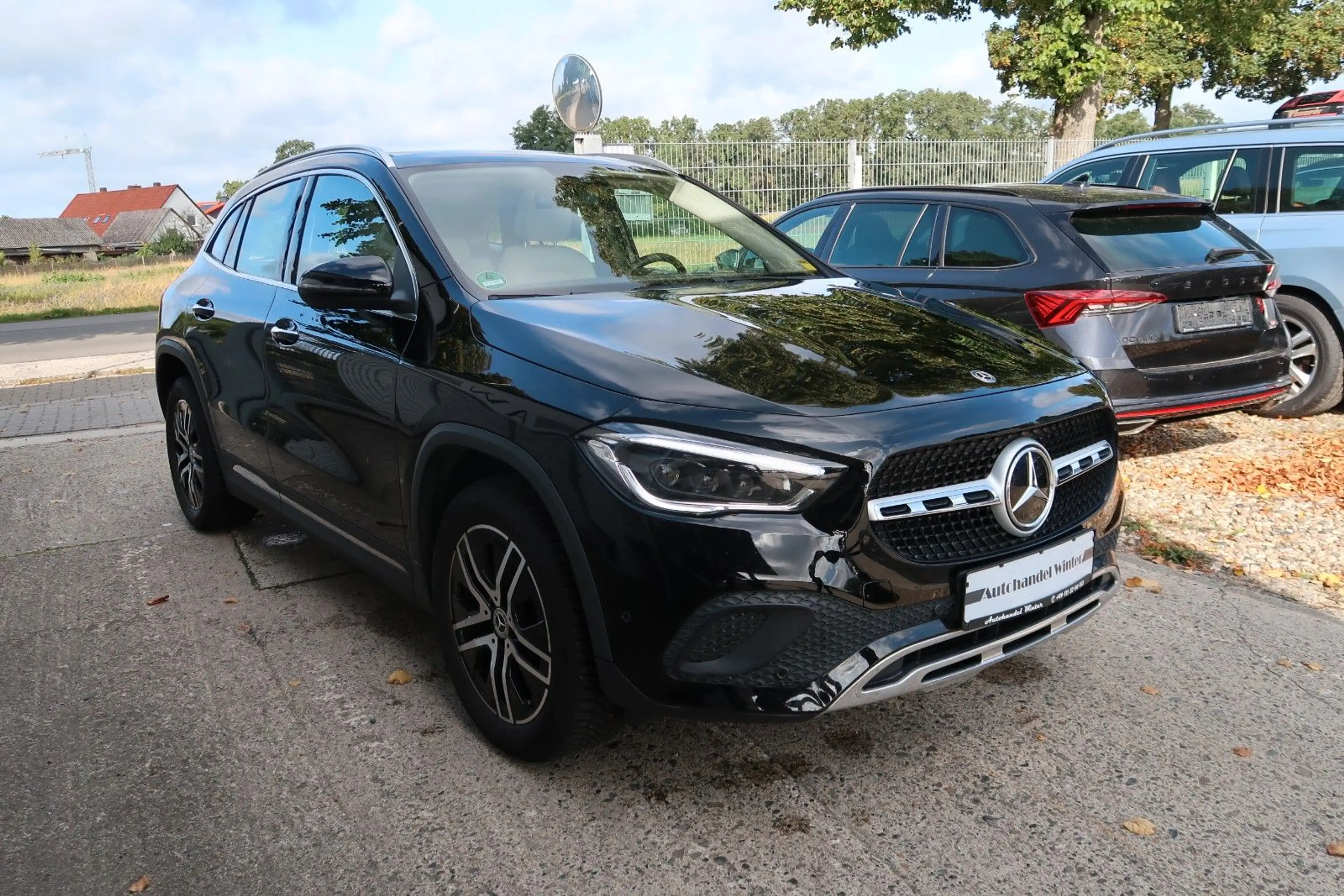 Mercedes-Benz GLA 200 |Leder|Panorama|NAV|Keyless|LED| — photo 2