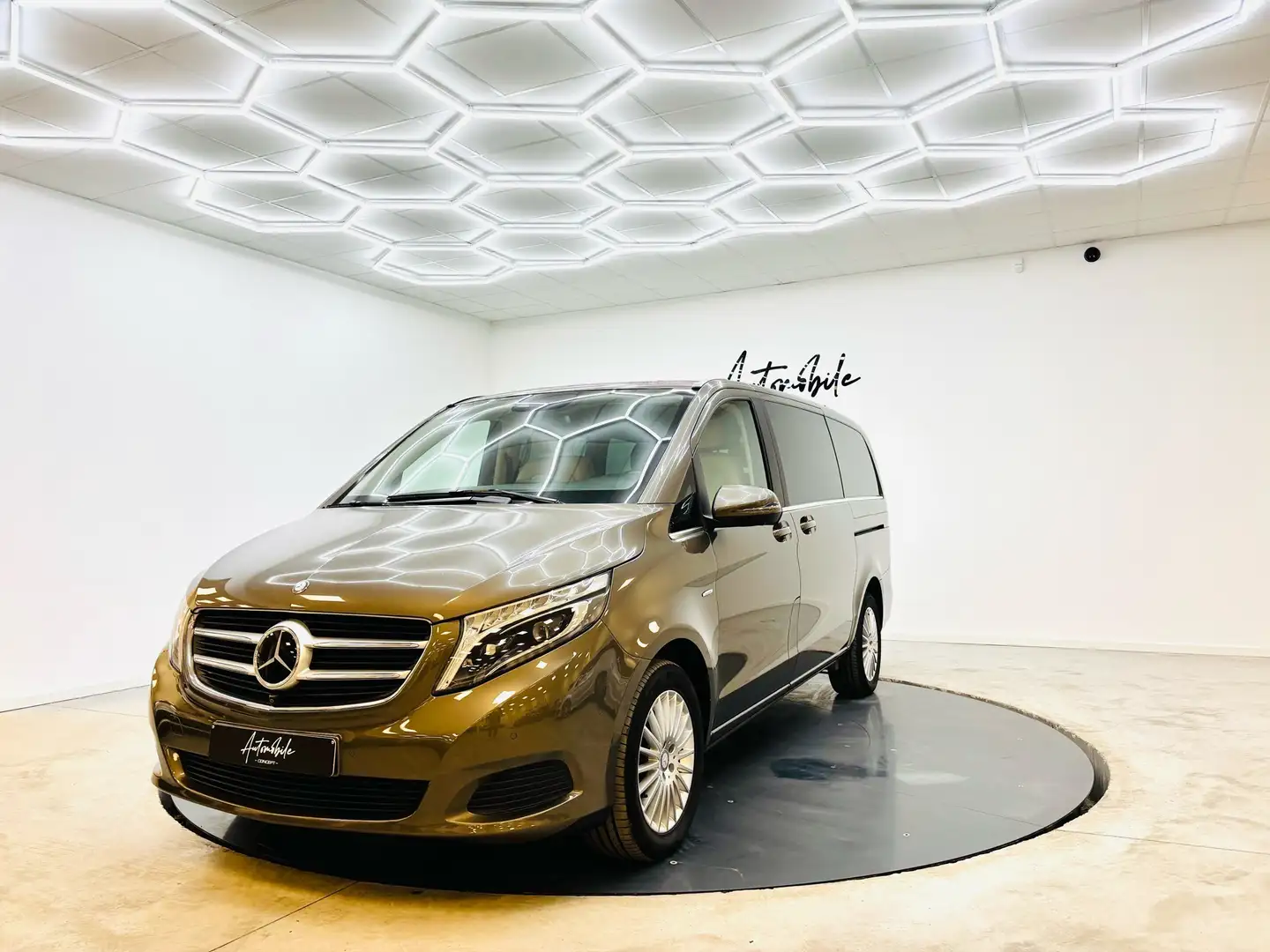 Mercedes-Benz V 220 VENDU!!!! SOLD!!!! Brun - 1
