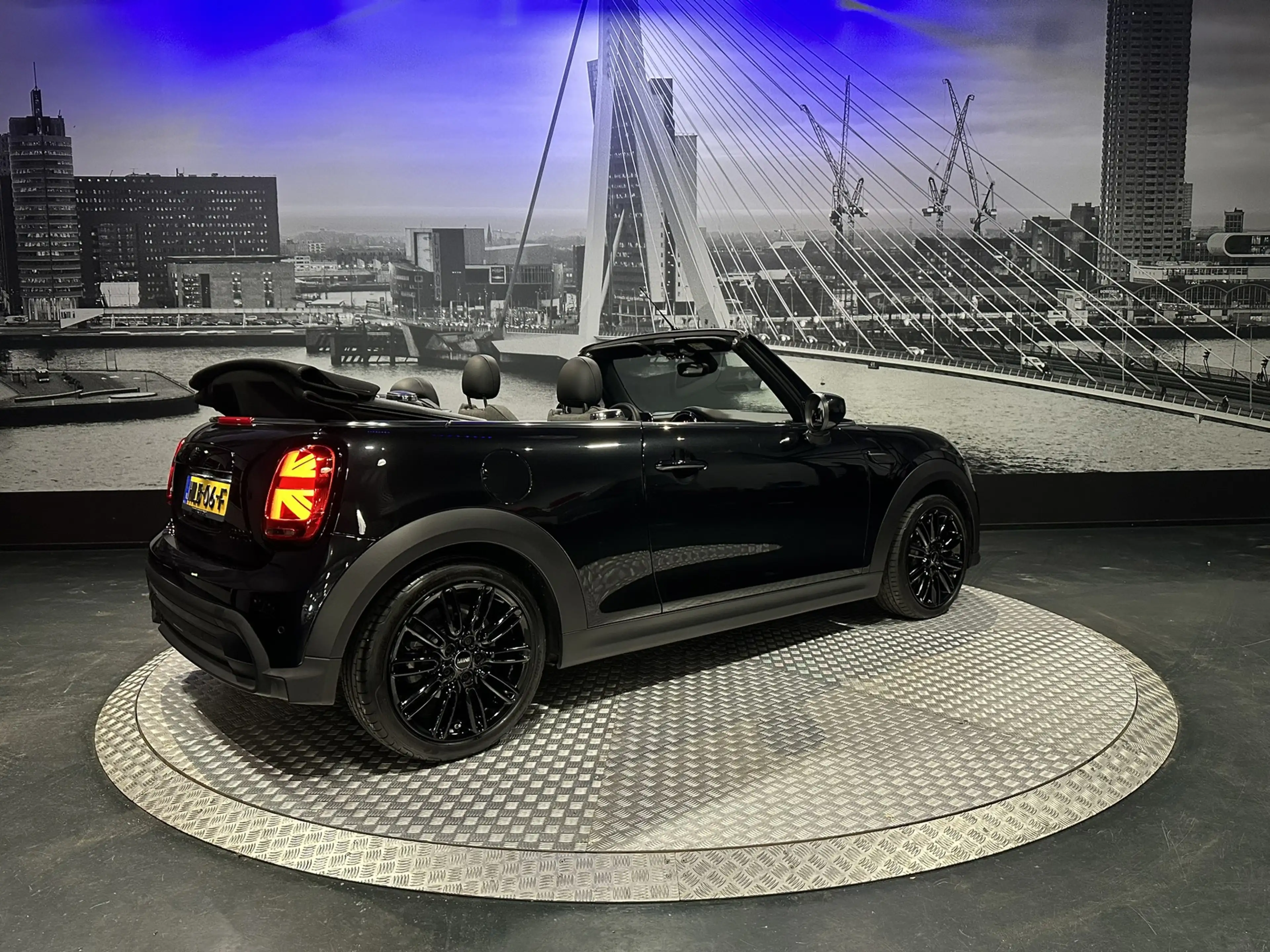 MINI Cooper Cabrio 1.5 Seaside Edition *Led*HUD*Carplay*Camera* — photo 13