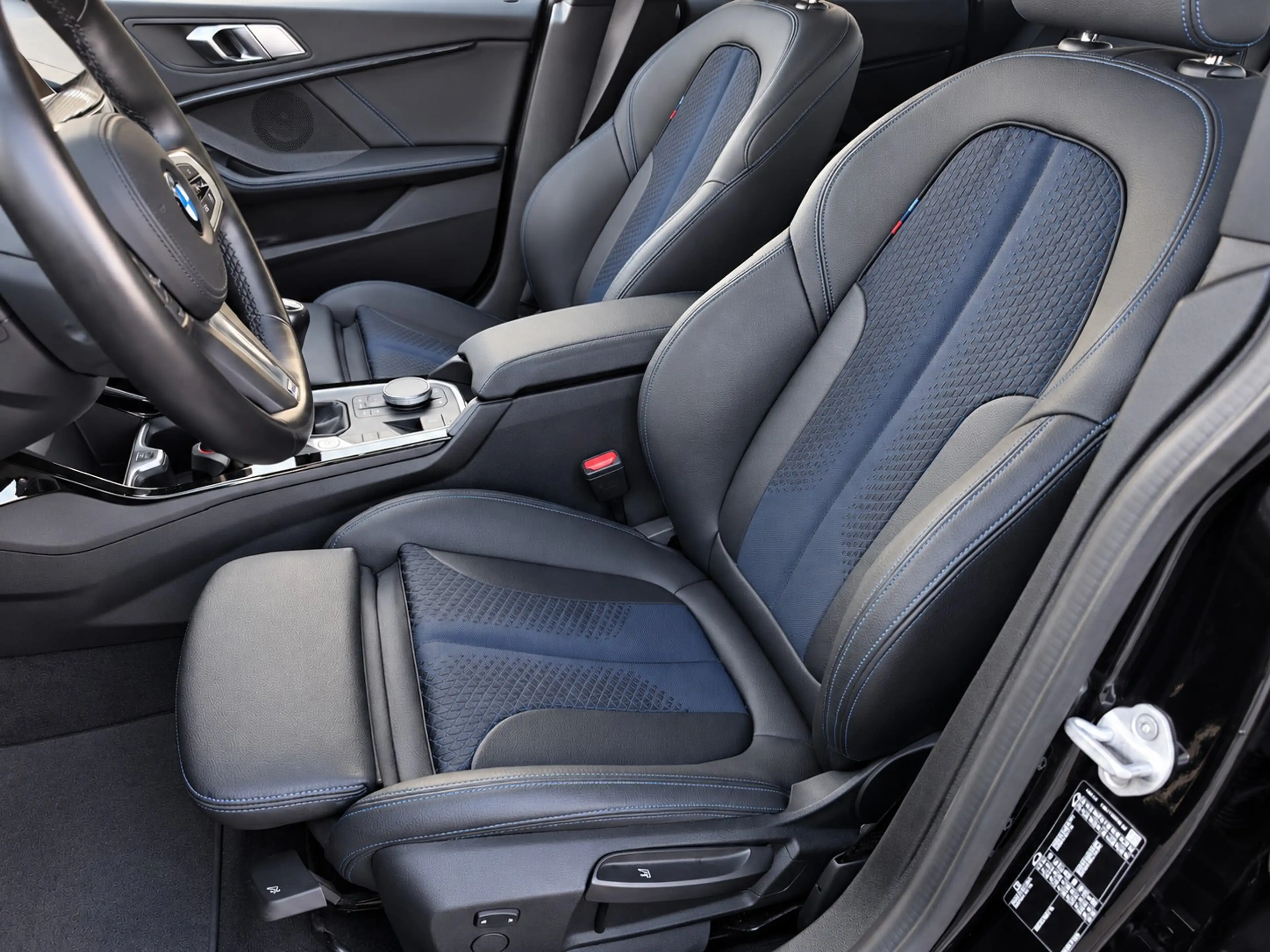 BMW 218 2-serie Gran Coupé 218i High Executive | Apple Car — photo 10