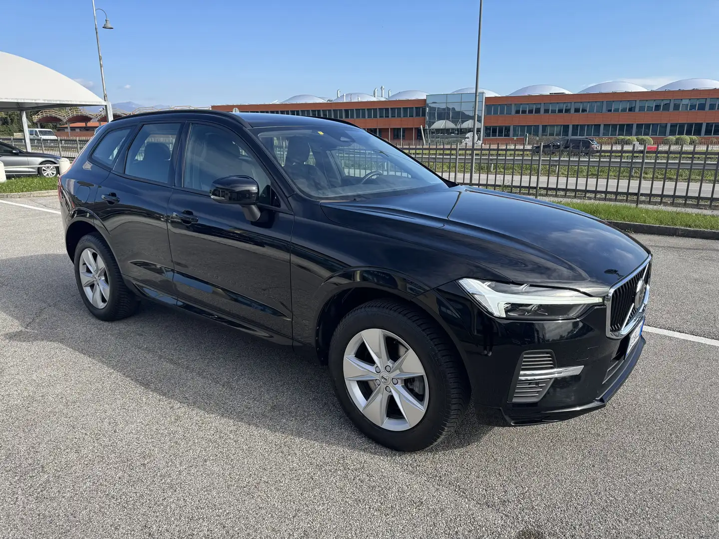 Volvo XC60 B4 AWD (Diesel/Hybrid) Business Plus Noir - 2