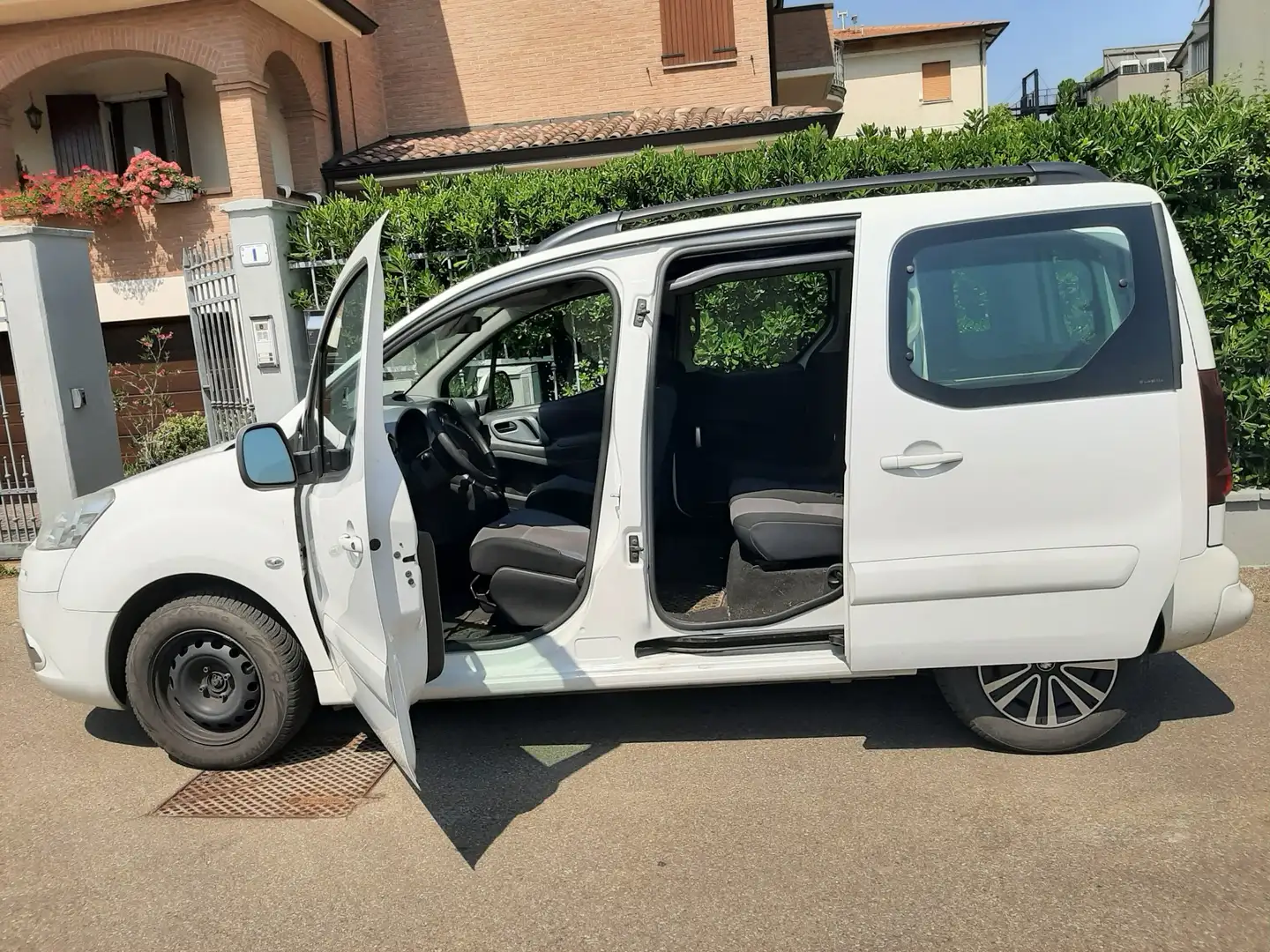 Peugeot Partner Tepee 1.6 e-hdi Outdoor s&s 92cv - 2