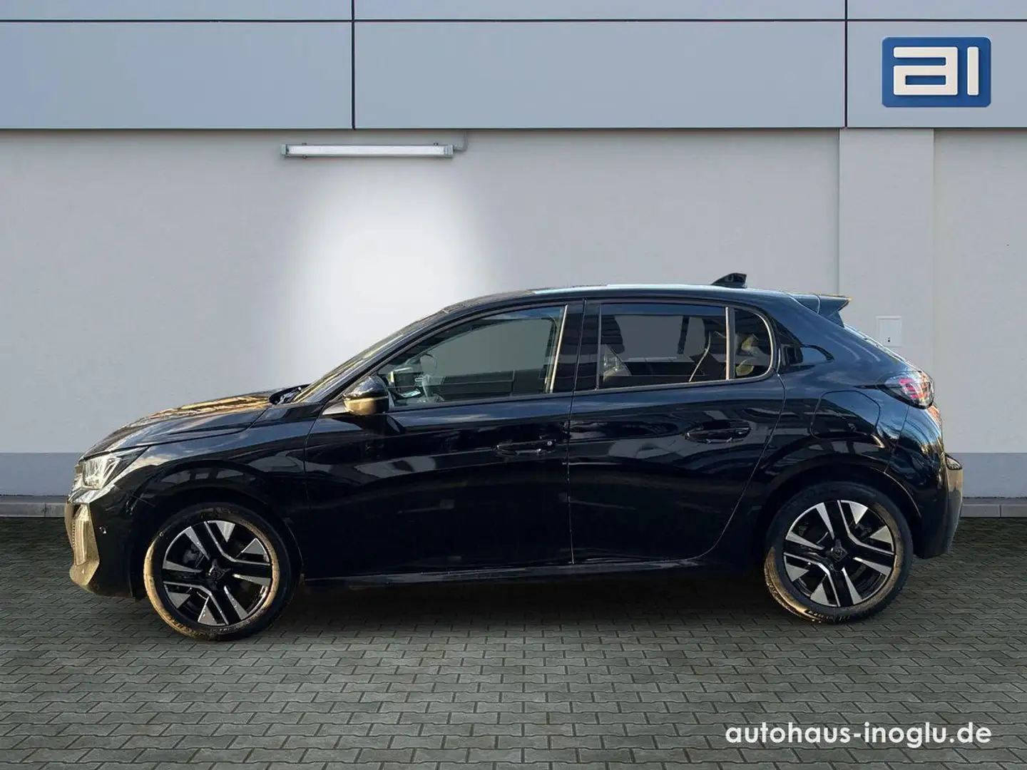 Peugeot 208 1.2 PureTech 100 Allure Navi+360° Kam+ACC+DAB+ Noir - 2