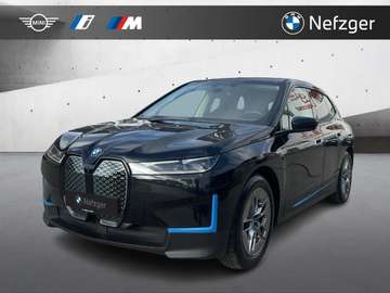 40 xDrive Premium Plus H&K Park-Assistent