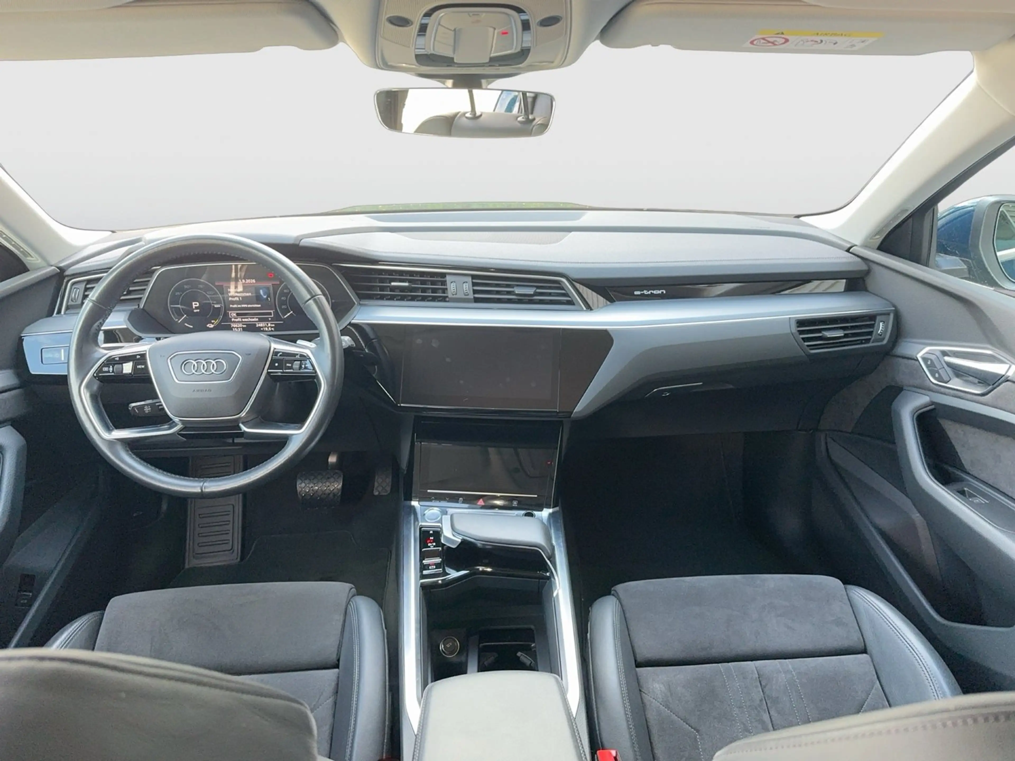 Audi e-tron 50 quattro — photo 9