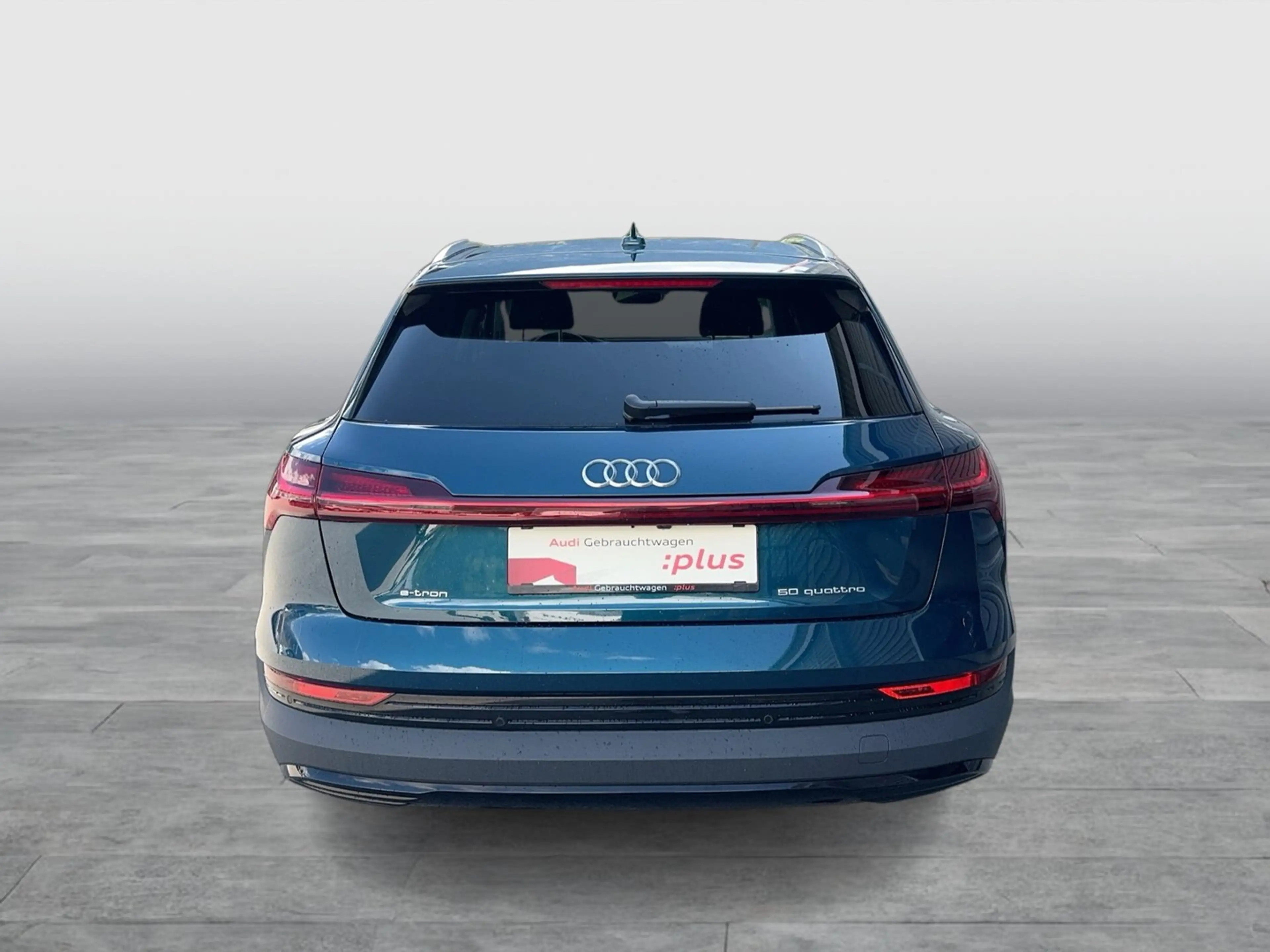 Audi e-tron 50 quattro — photo 4