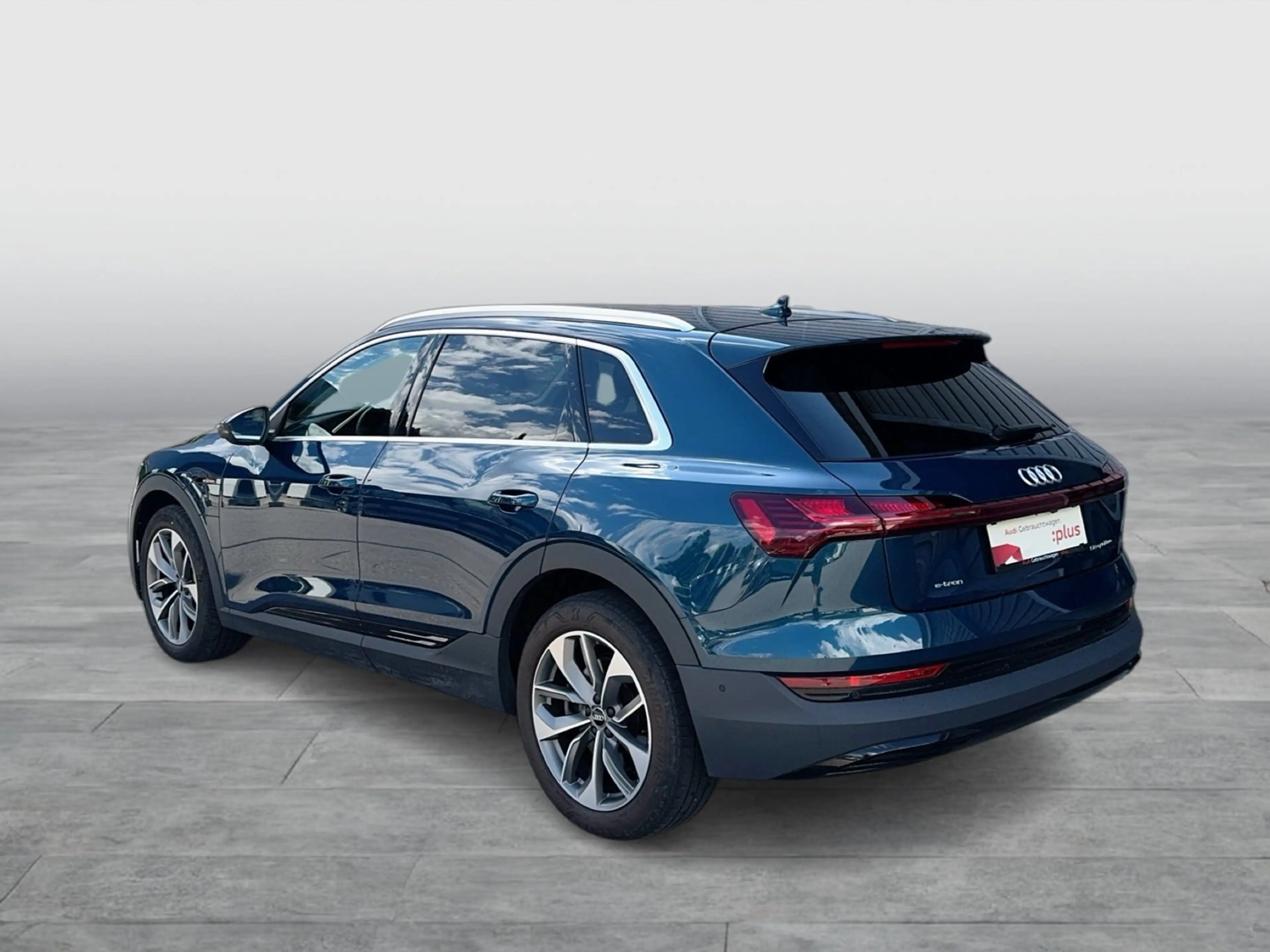 Audi e-tron 50 quattro — photo 3