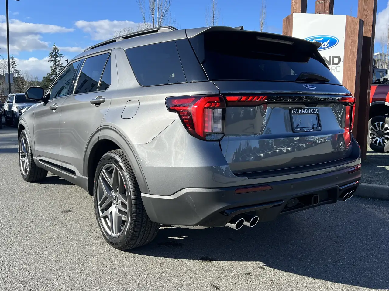 Ford Explorer снимка Ford Explorer