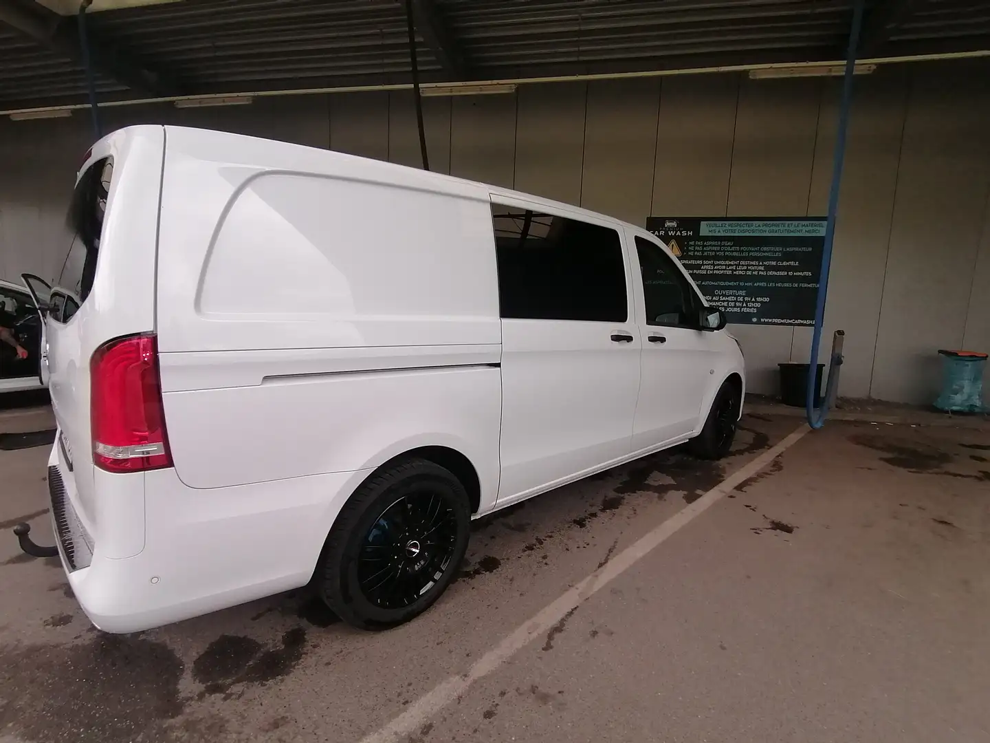 Mercedes-Benz Vito 2.0 BlueTEC A1 BE 4-Matic 9G-Tr. 3050Kg Blanc - 1