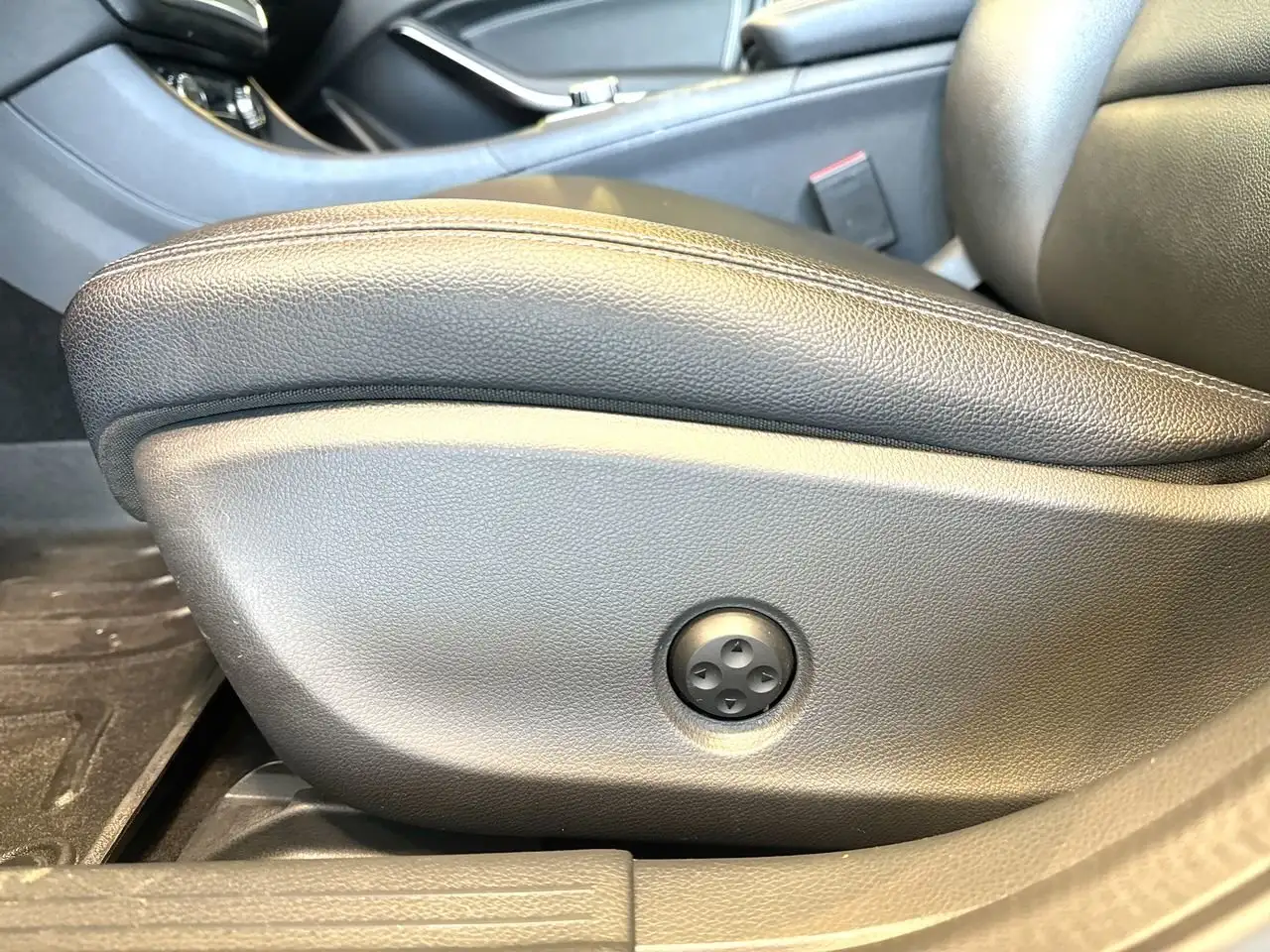 Mercedes-Benz GLA fotografie Mercedes-Benz GLA