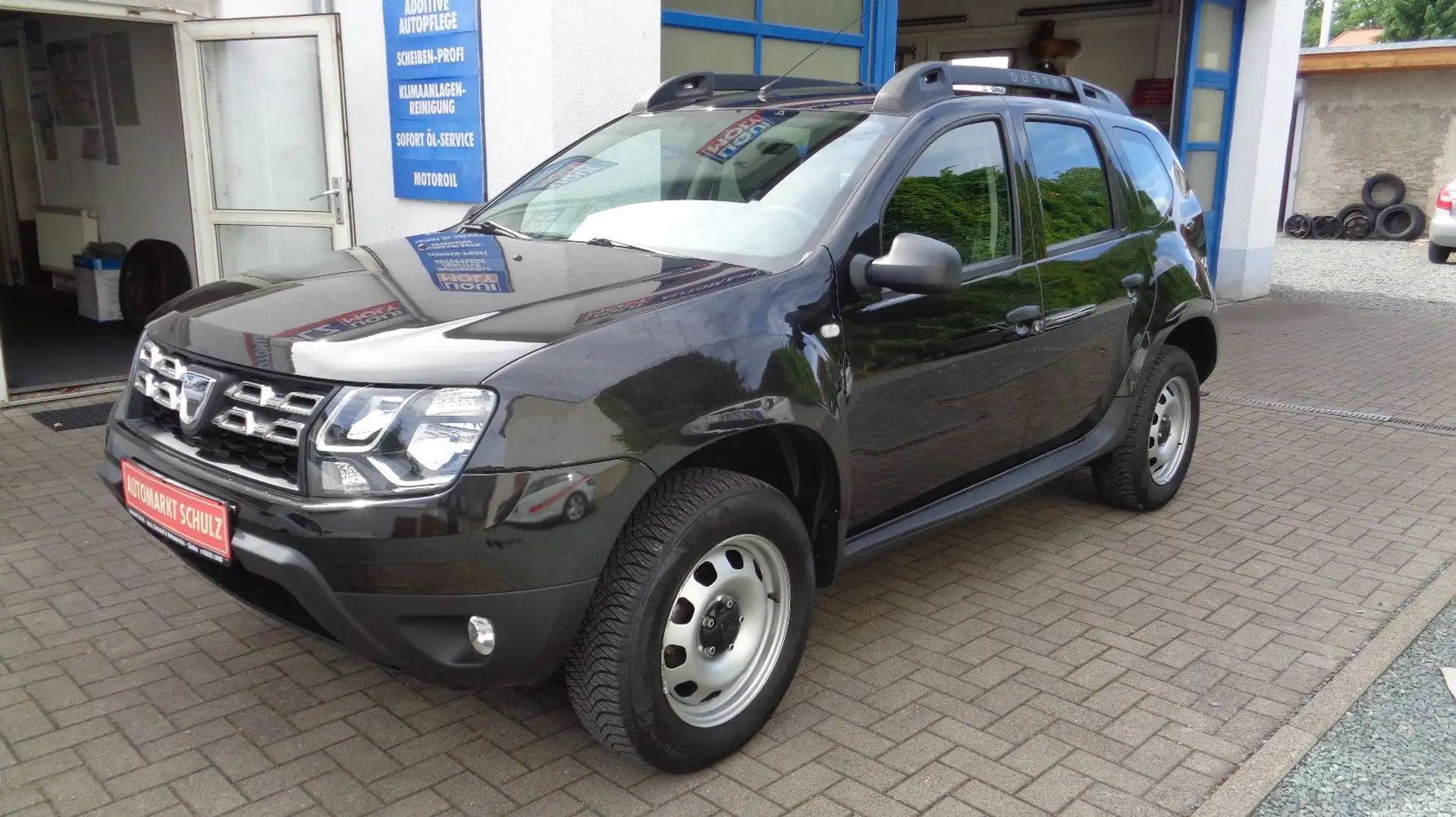 Dacia Duster 1.6 SCe Ambiance 2.Hand GJR Schwarz - 1