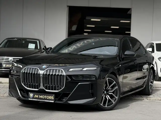 BMW 740 dXAS M-PACK | Shadowline | 3D Camera | Soft Close