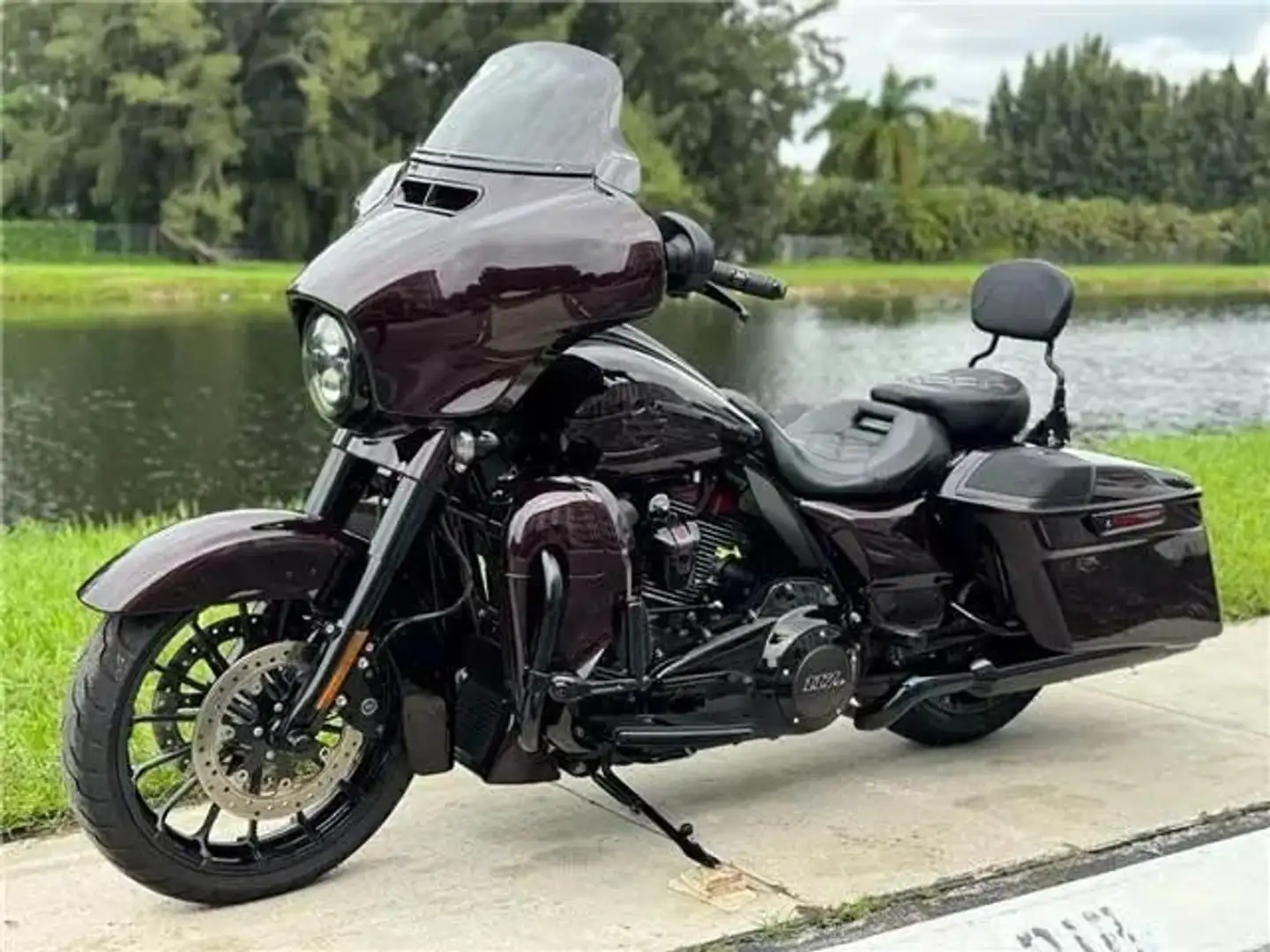 Harley-Davidson CVO Breakout - 1
