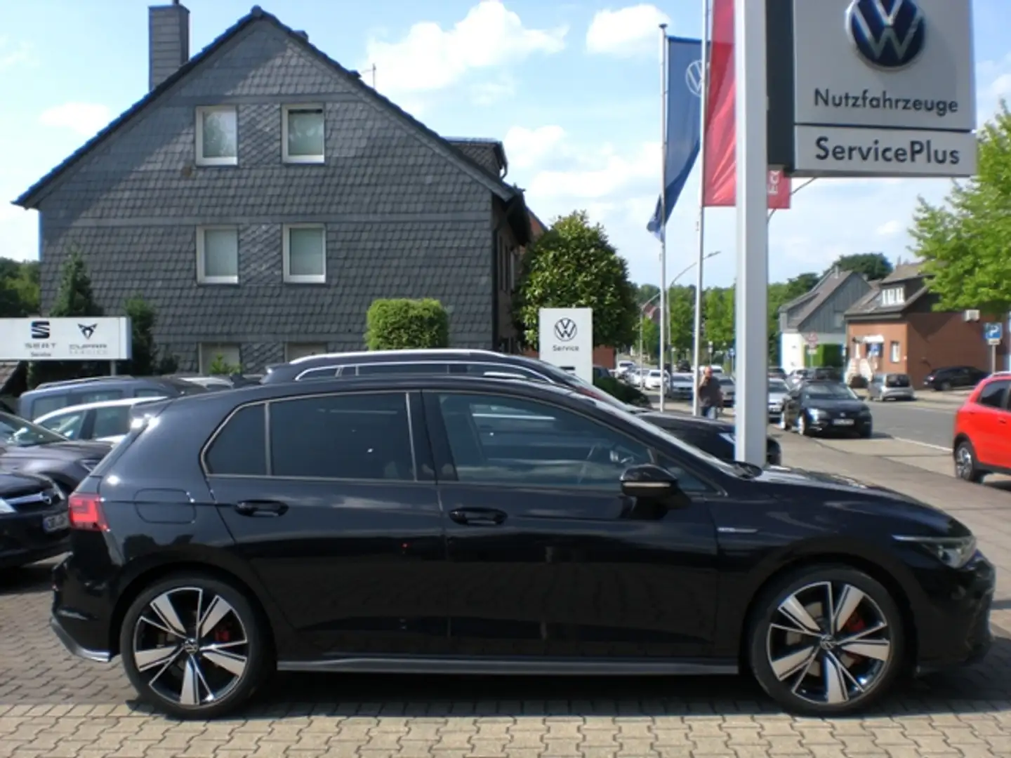 Volkswagen Golf VIII Lim. GTD 2.0 DSG LED-MATRIX NAVI ACC App-Con Negro - 2