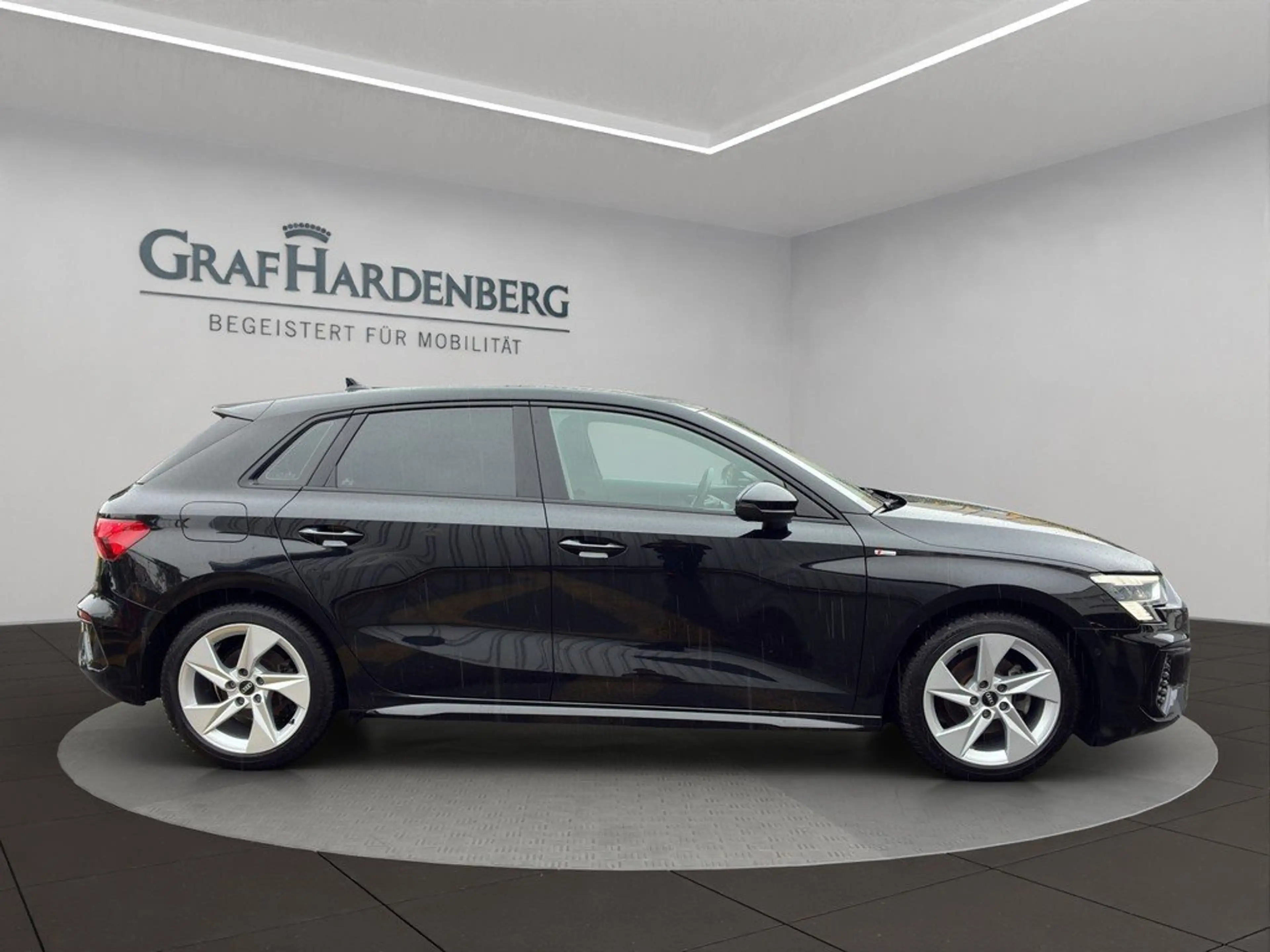 Audi A3 Sportback 35 TFSI S tronic S line Matrix GRA — photo 7