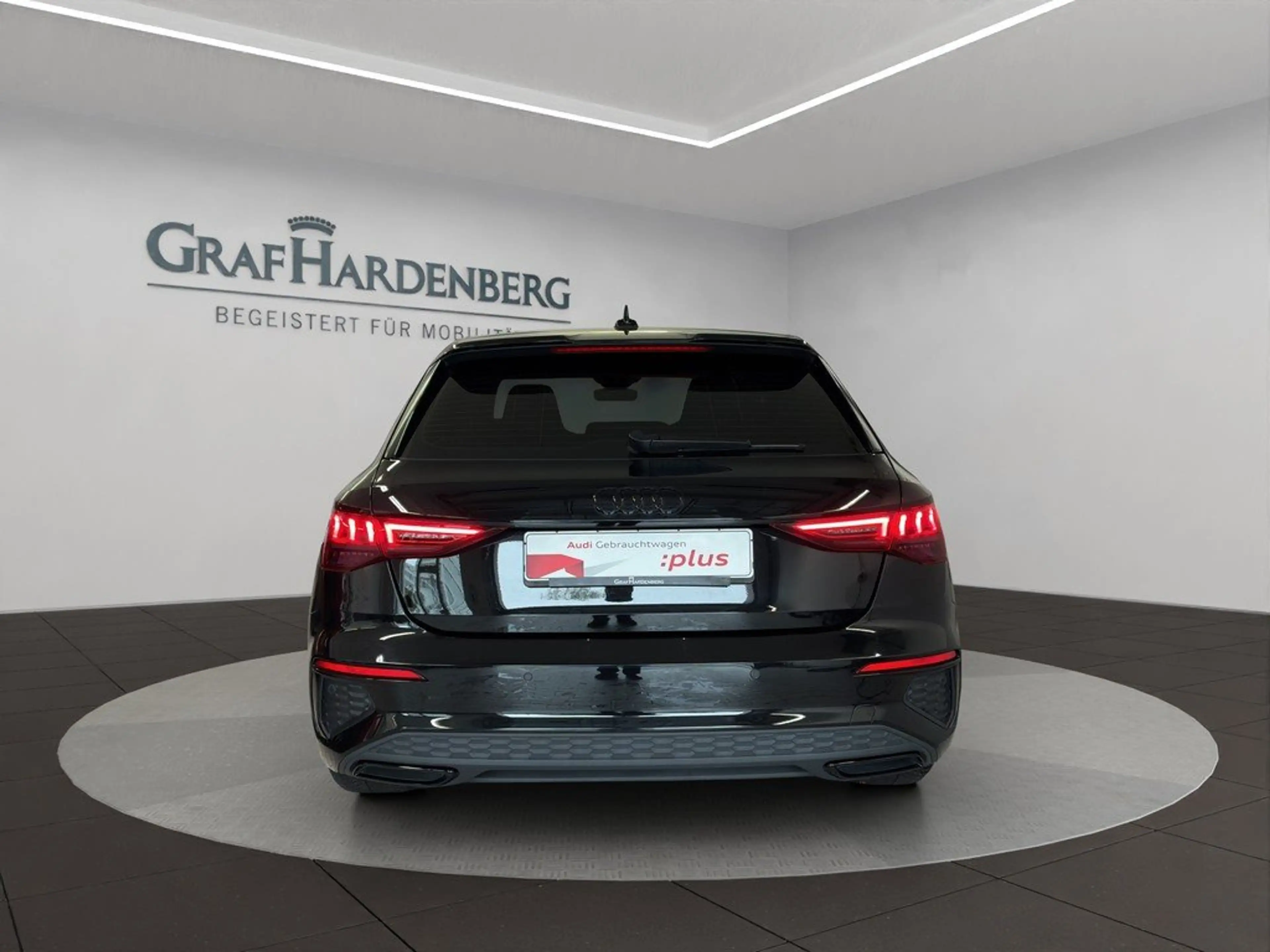 Audi A3 Sportback 35 TFSI S tronic S line Matrix GRA — photo 5