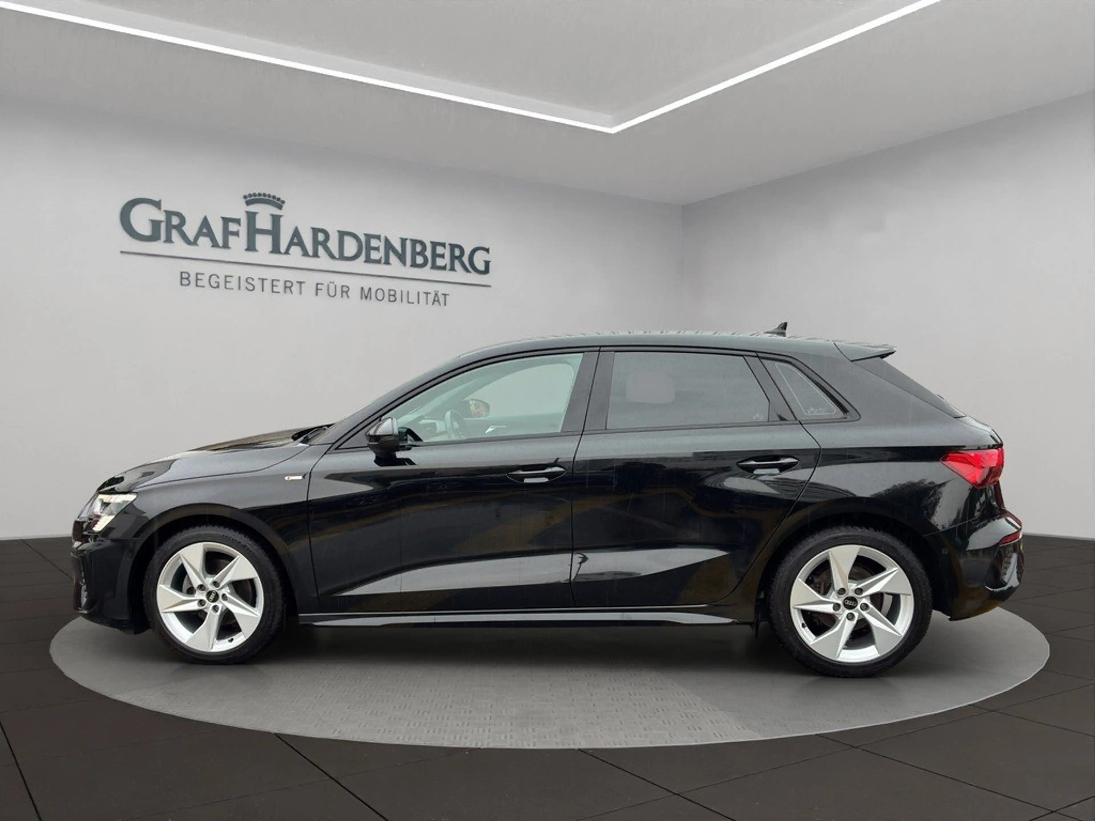 Audi A3 Sportback 35 TFSI S tronic S line Matrix GRA — photo 6