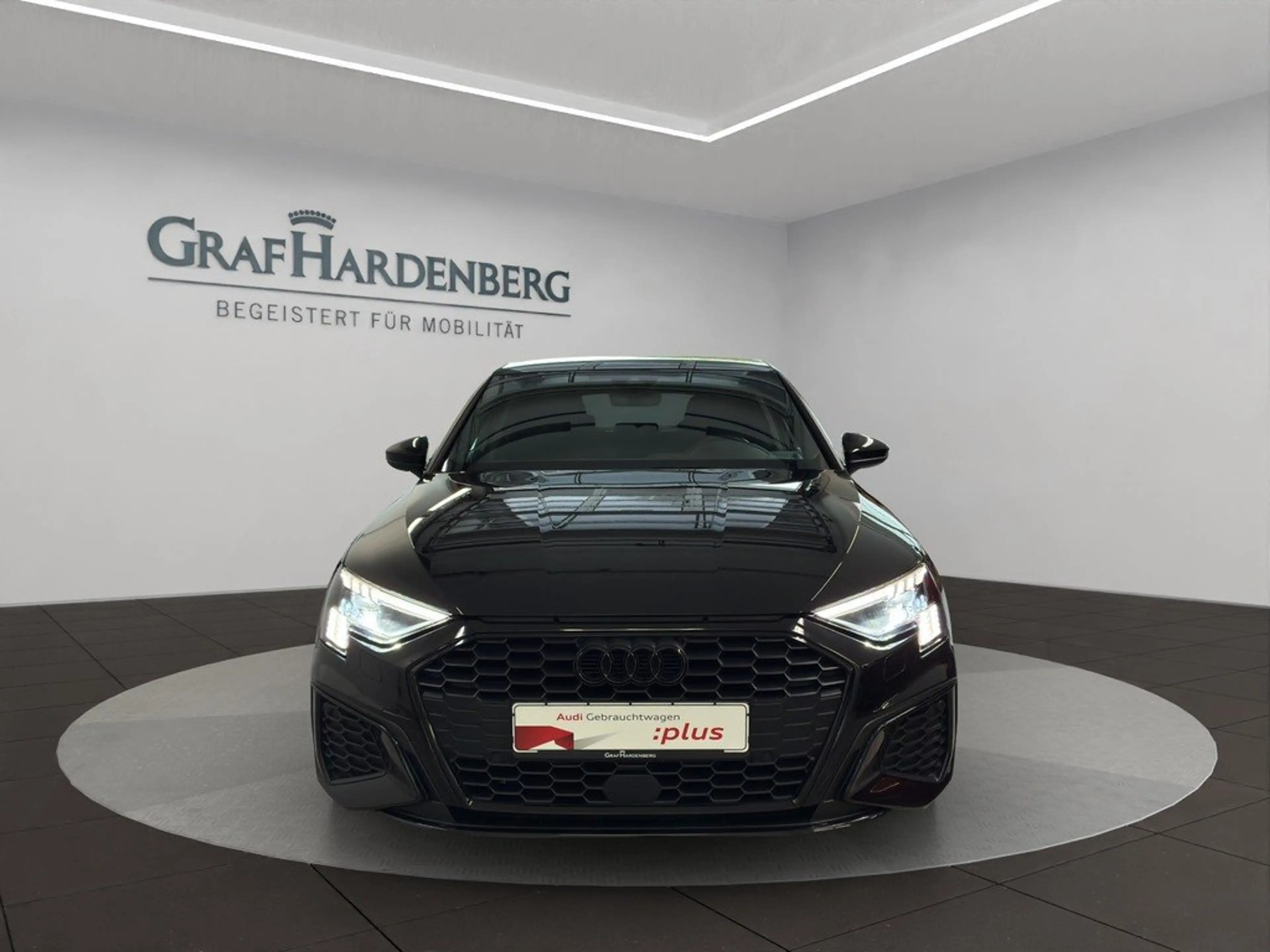 Audi A3 Sportback 35 TFSI S tronic S line Matrix GRA — photo 4