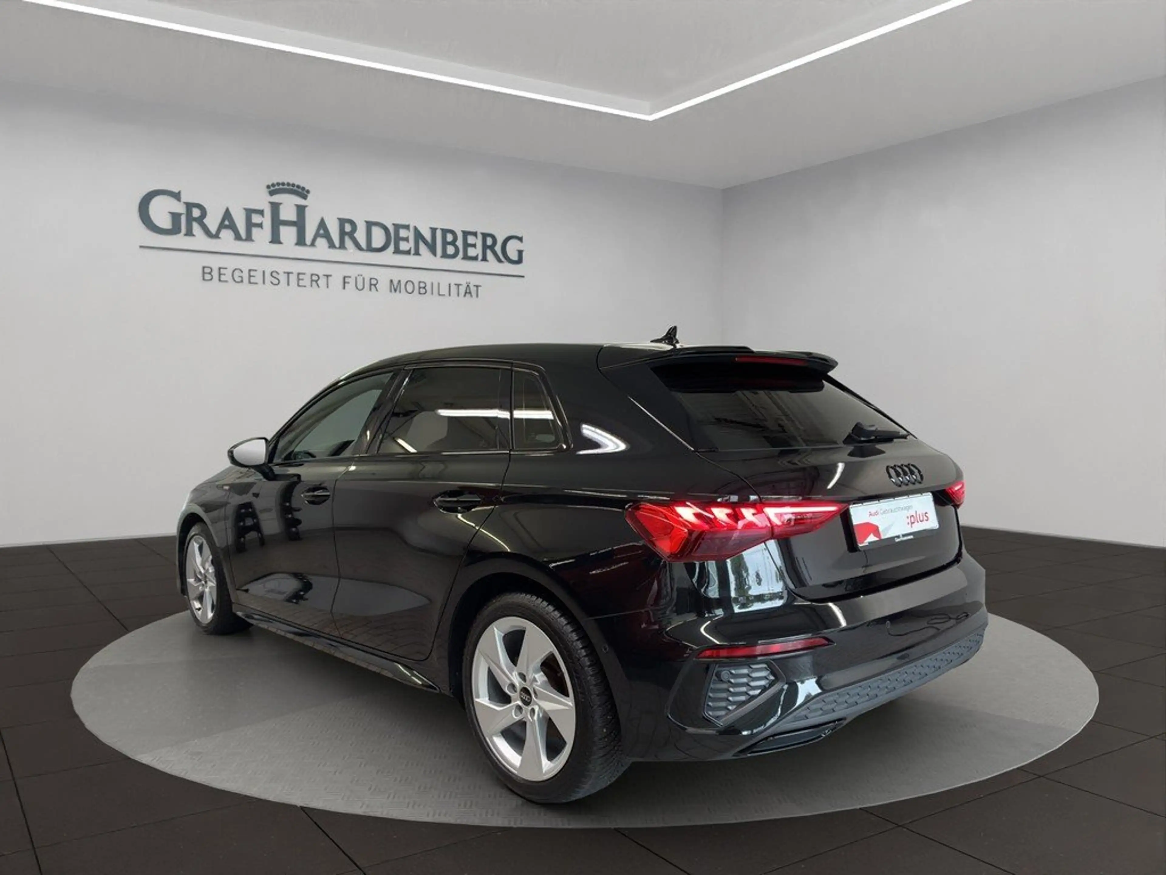 Audi A3 Sportback 35 TFSI S tronic S line Matrix GRA — photo 9
