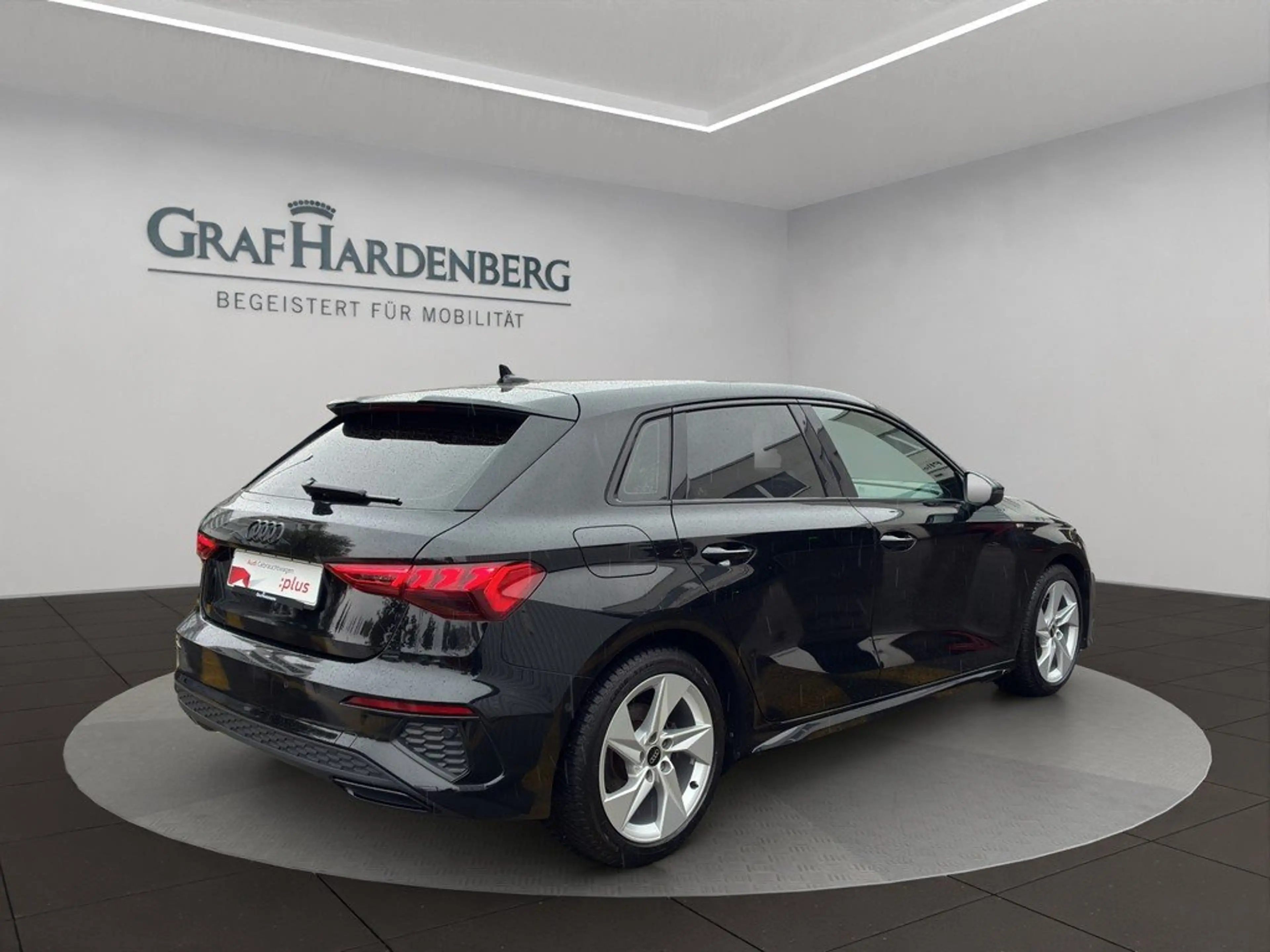Audi A3 Sportback 35 TFSI S tronic S line Matrix GRA — photo 3